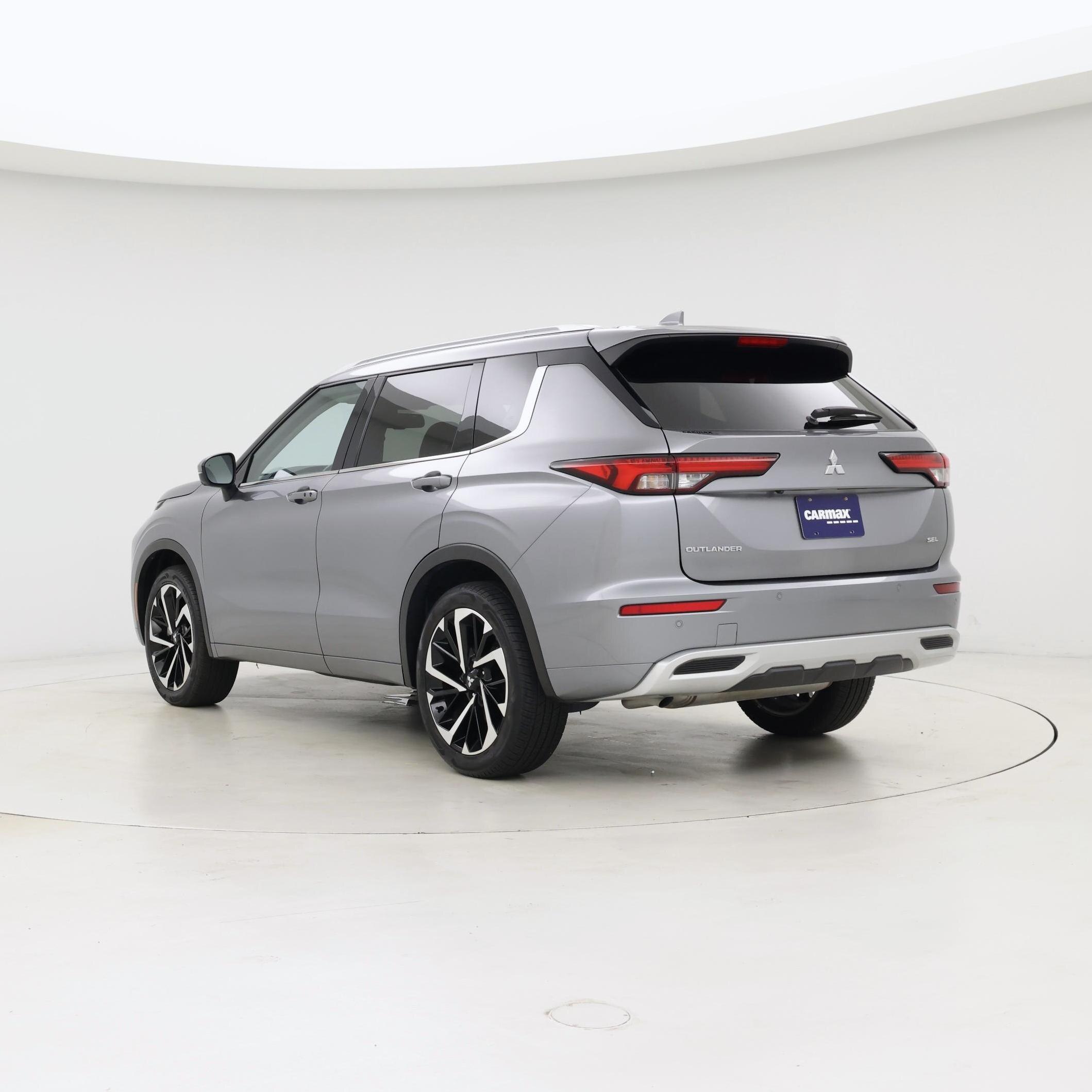 Thumbnail: 2024 Mitsubishi Outlander - 2