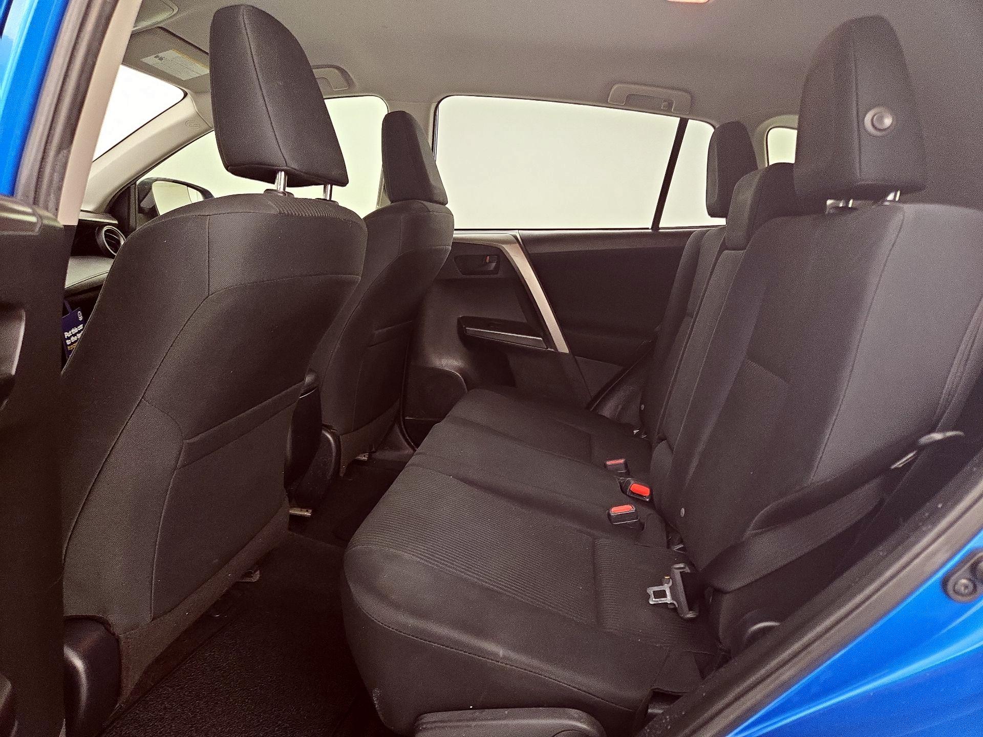 Thumbnail: 2018 Toyota RAV4 - 19