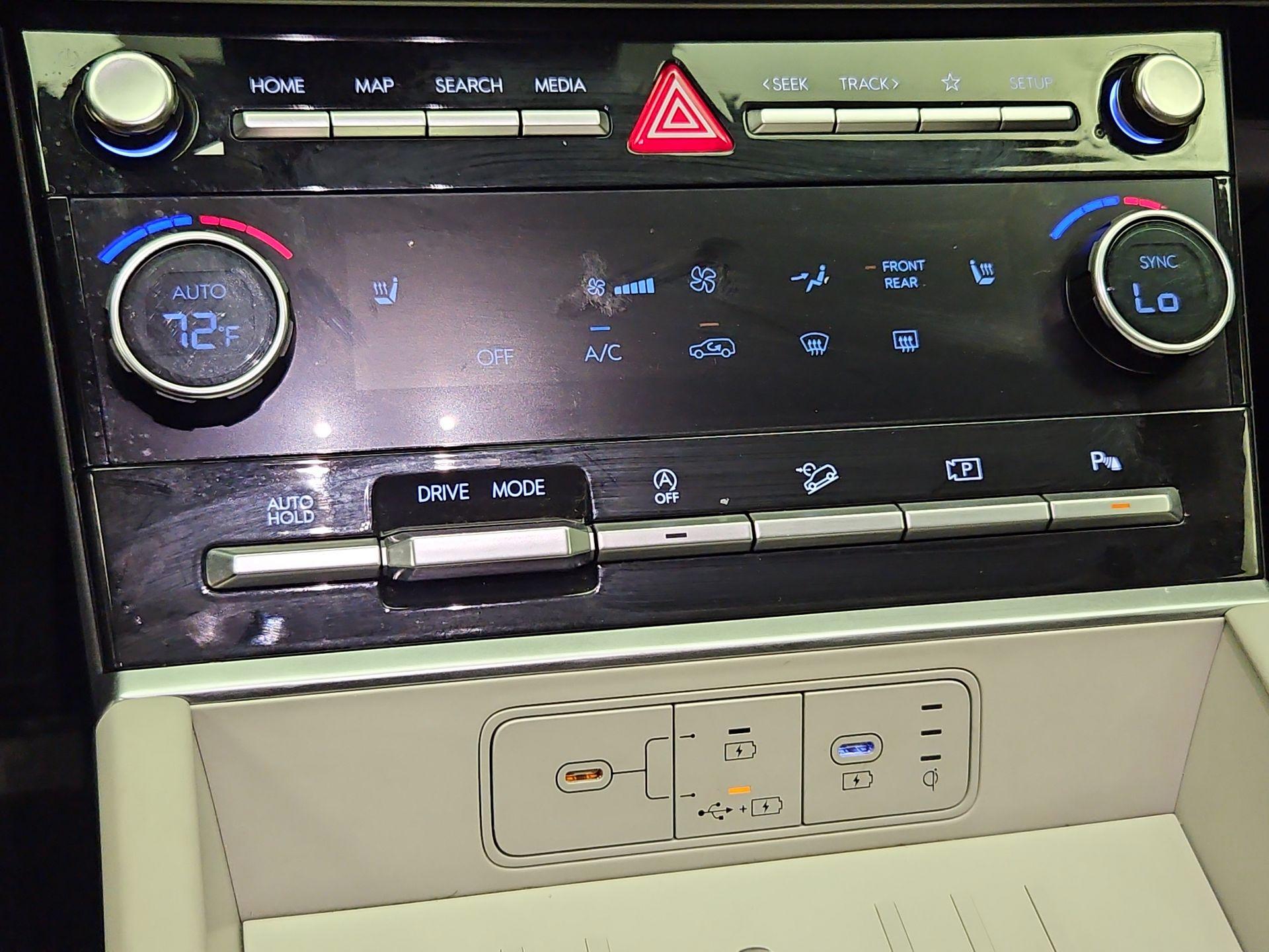Thumbnail: 2024 Hyundai Santa Fe - 16