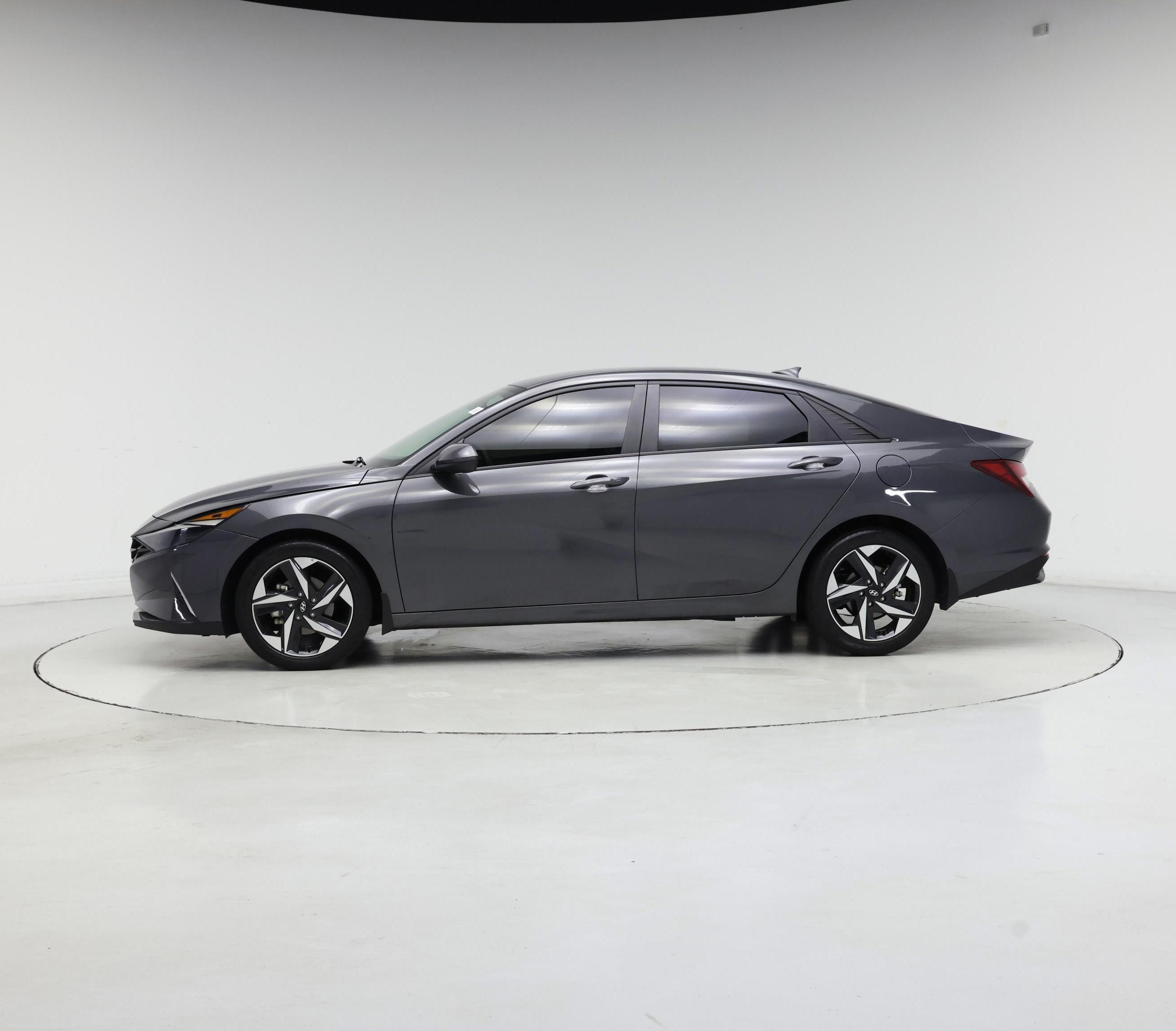 Thumbnail: 2023 Hyundai Elantra - 3