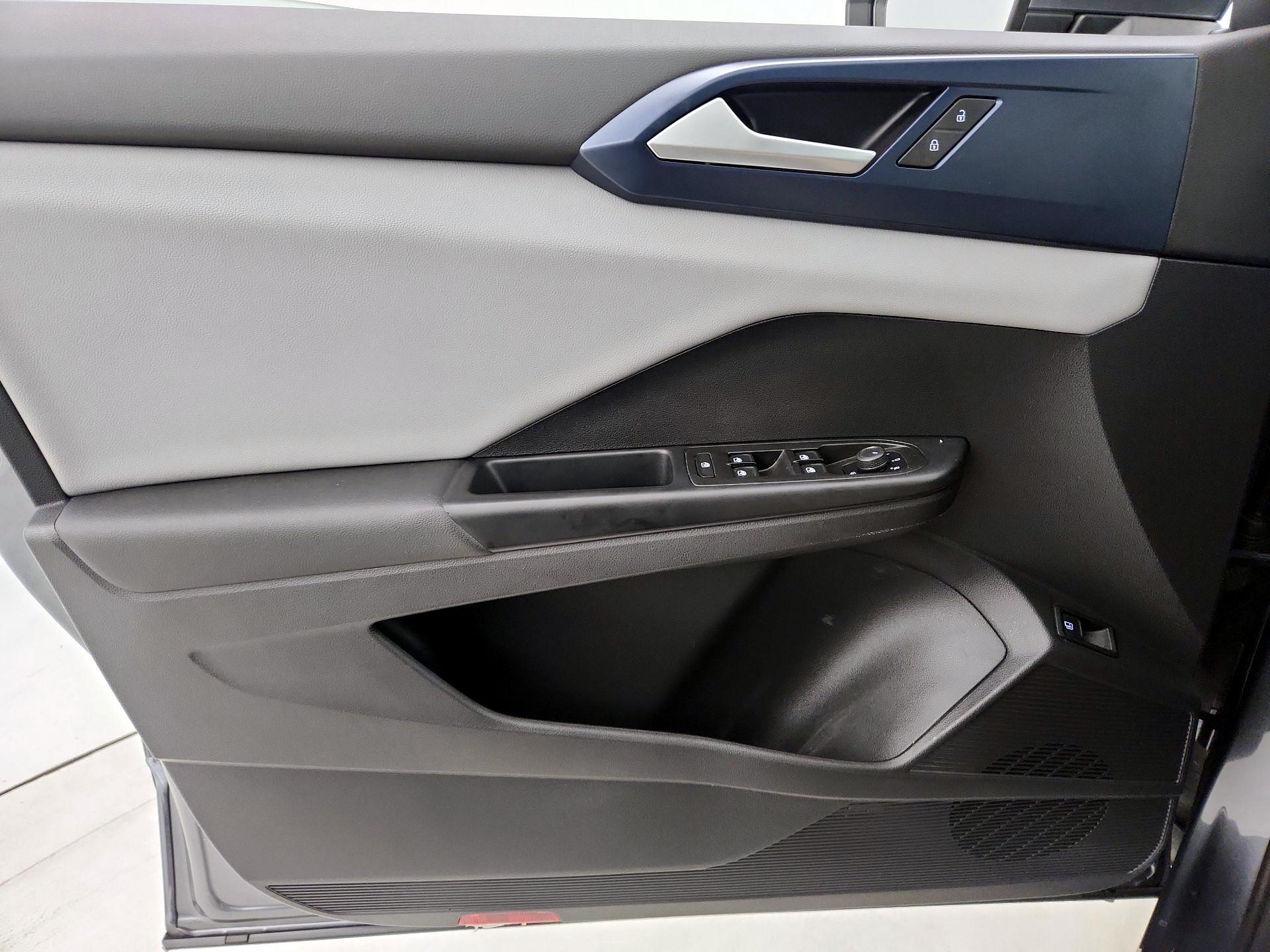 Thumbnail: 2022 Volkswagen Taos - 12