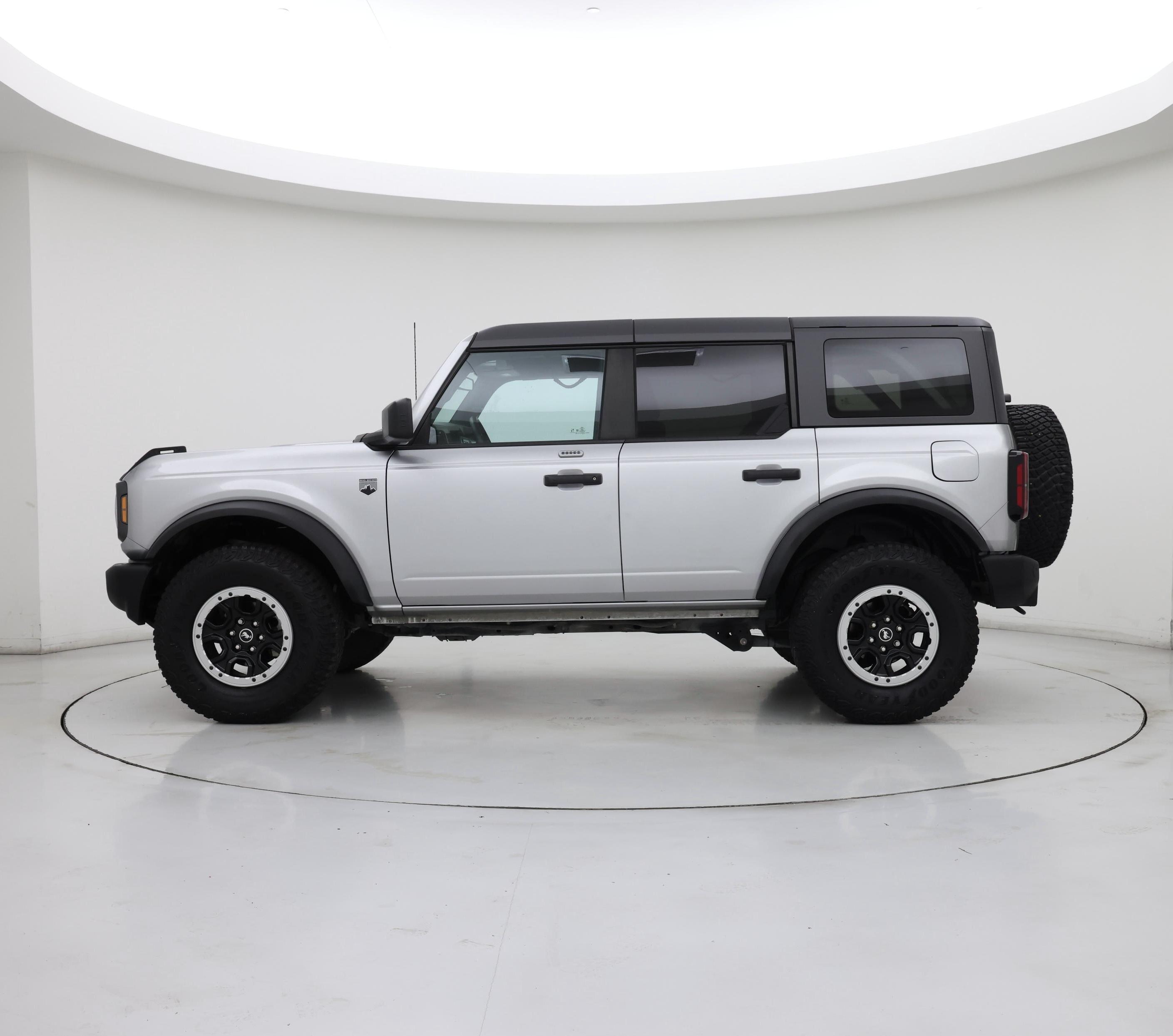 Thumbnail: 2022 Ford Bronco - 3