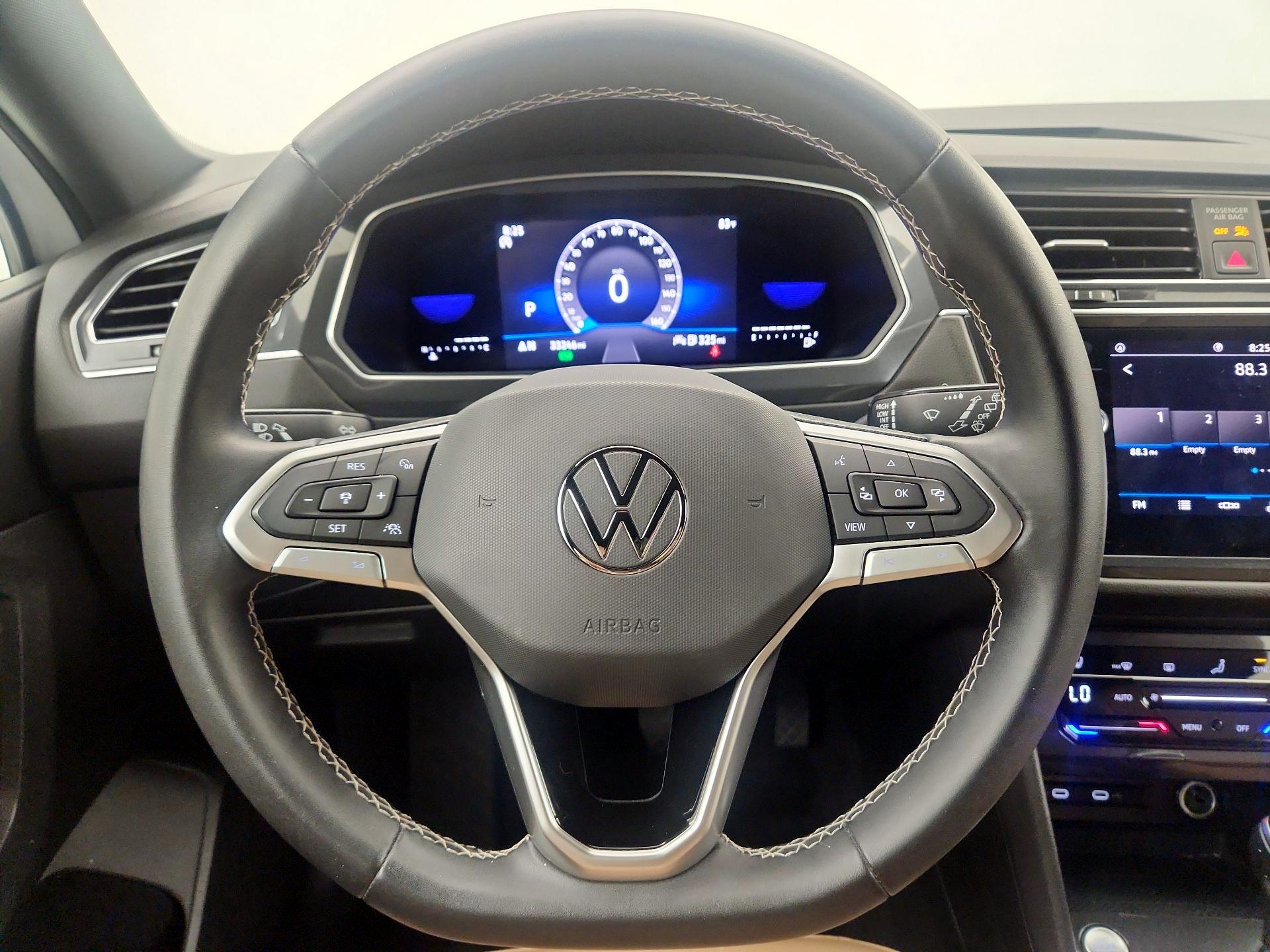 Thumbnail: 2022 Volkswagen Tiguan - 10