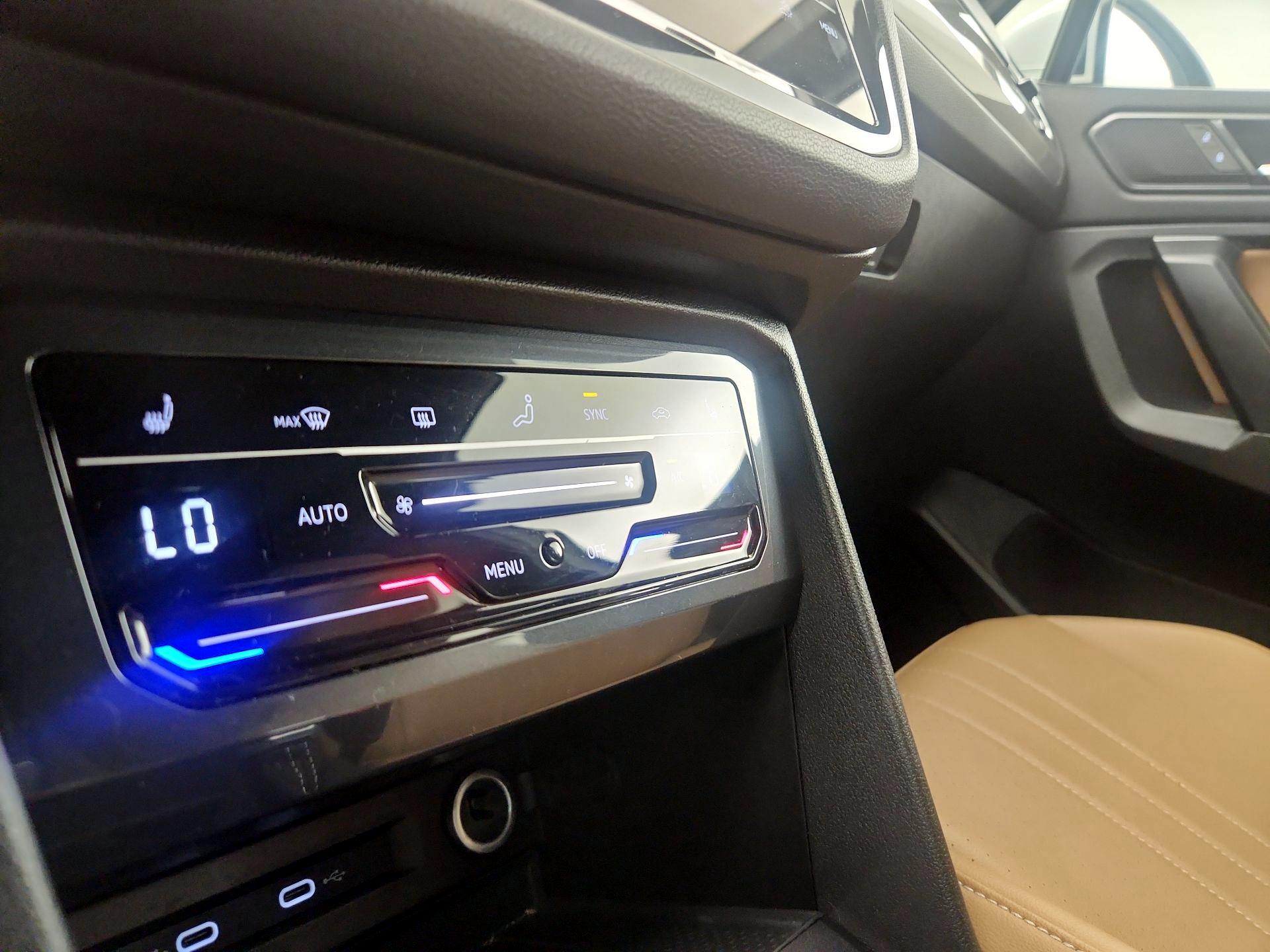 Thumbnail: 2022 Volkswagen Tiguan - 14