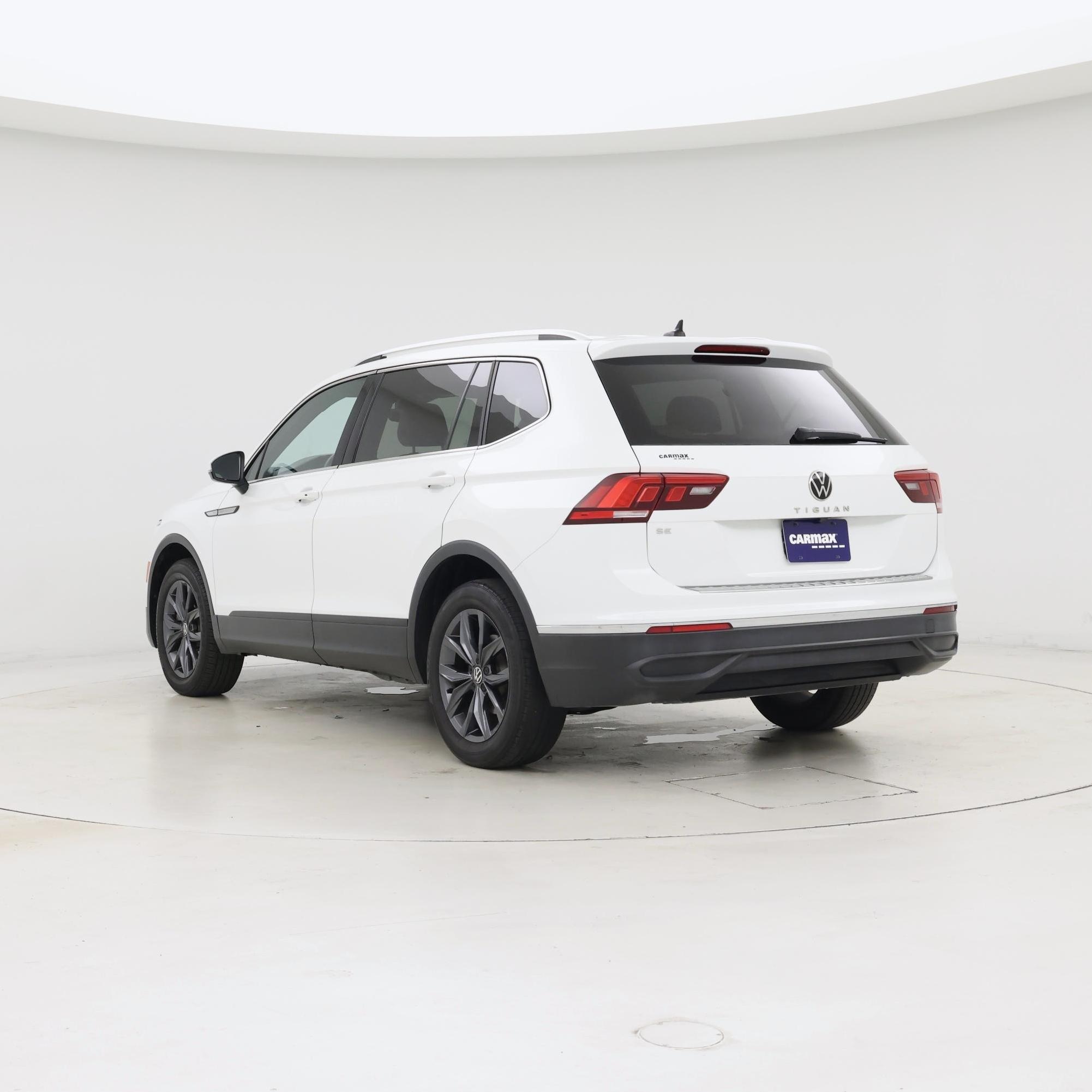 Thumbnail: 2022 Volkswagen Tiguan - 2