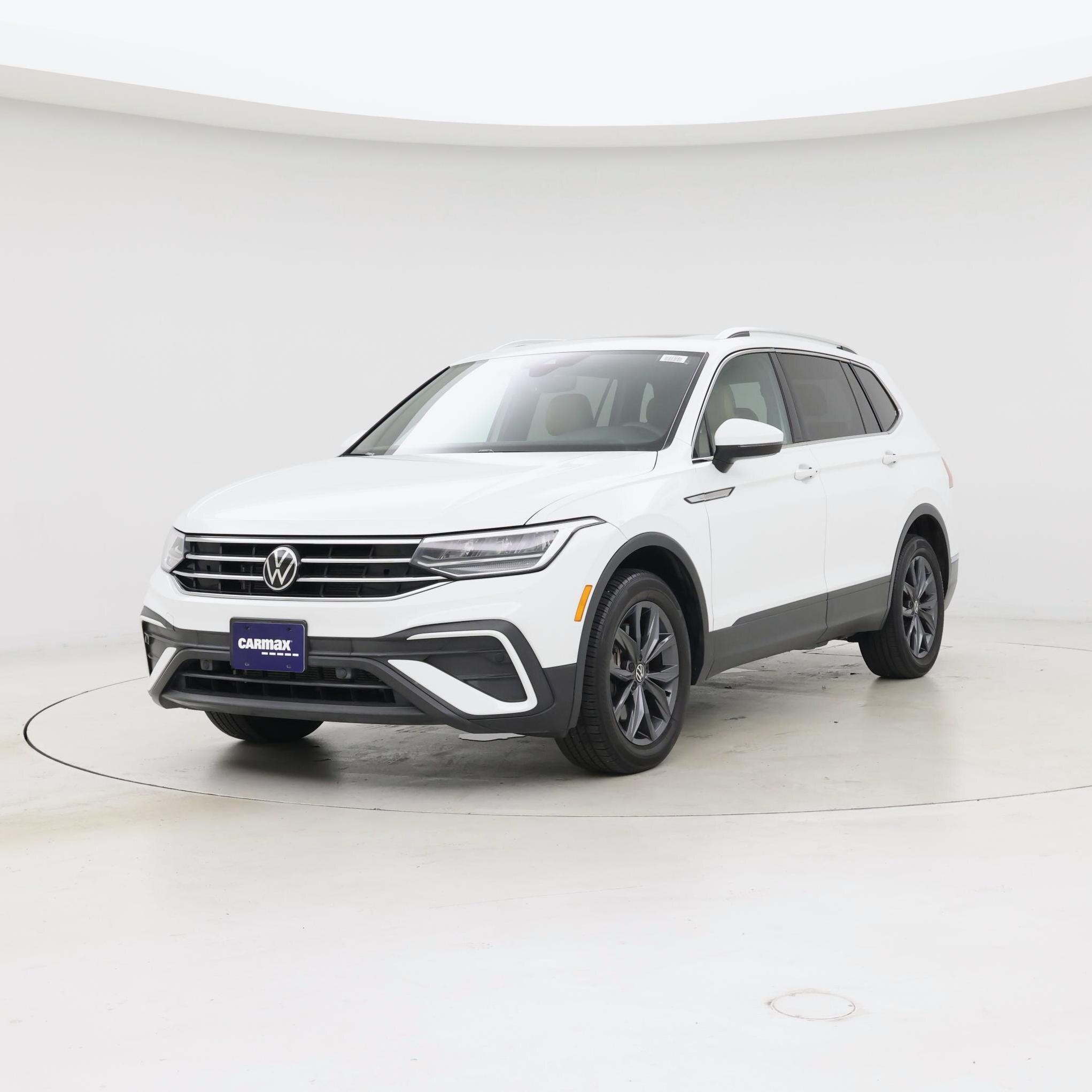 Thumbnail: 2022 Volkswagen Tiguan - 4