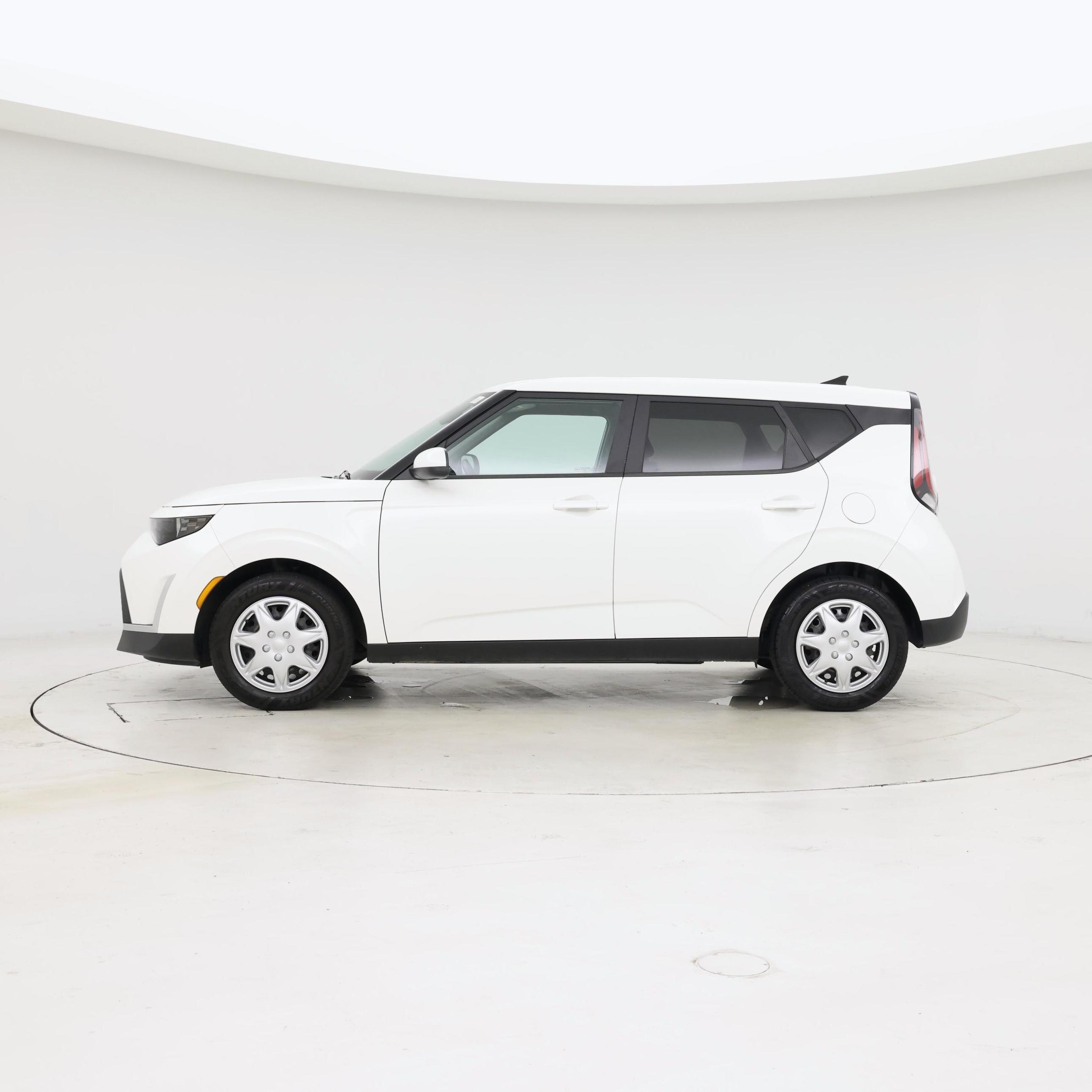 Thumbnail: 2023 Kia Soul - 3