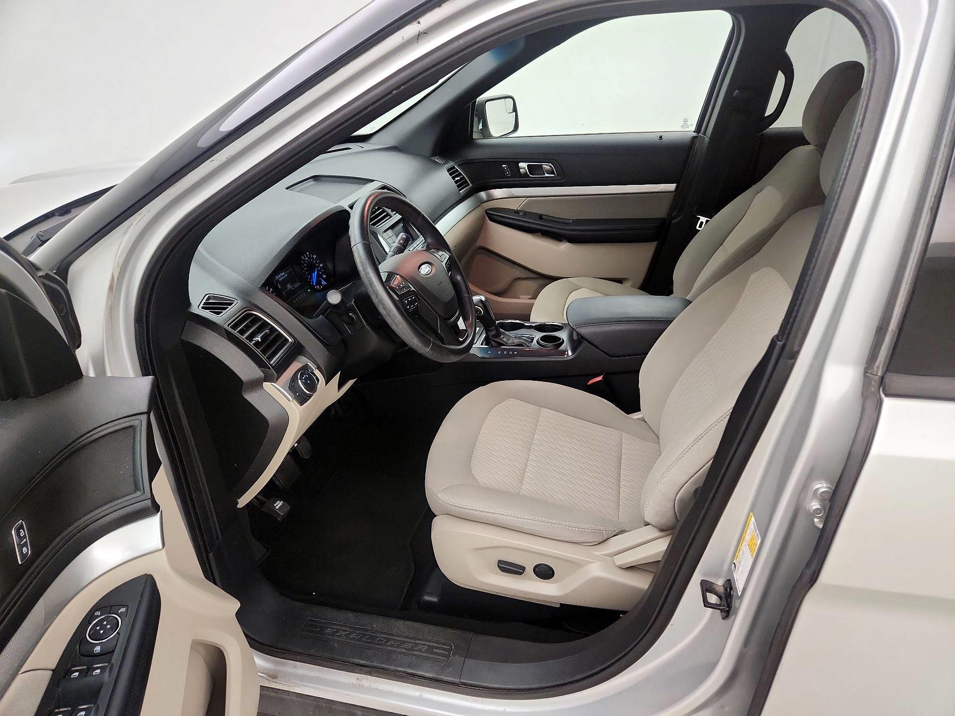 Thumbnail: 2019 Ford Explorer - 11
