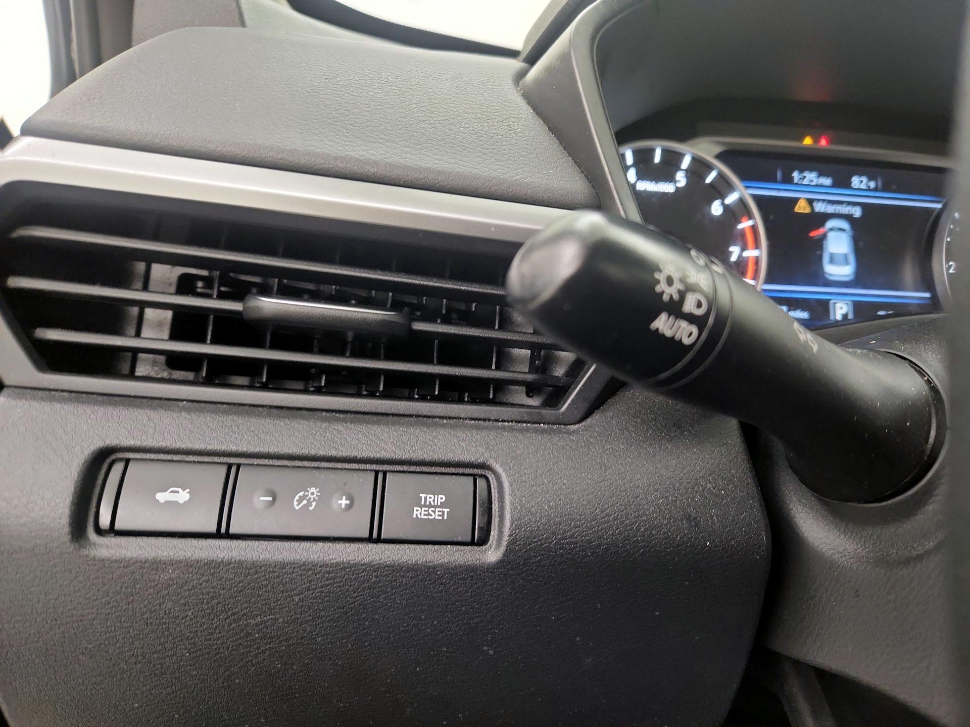 Thumbnail: 2020 Nissan Altima - 13