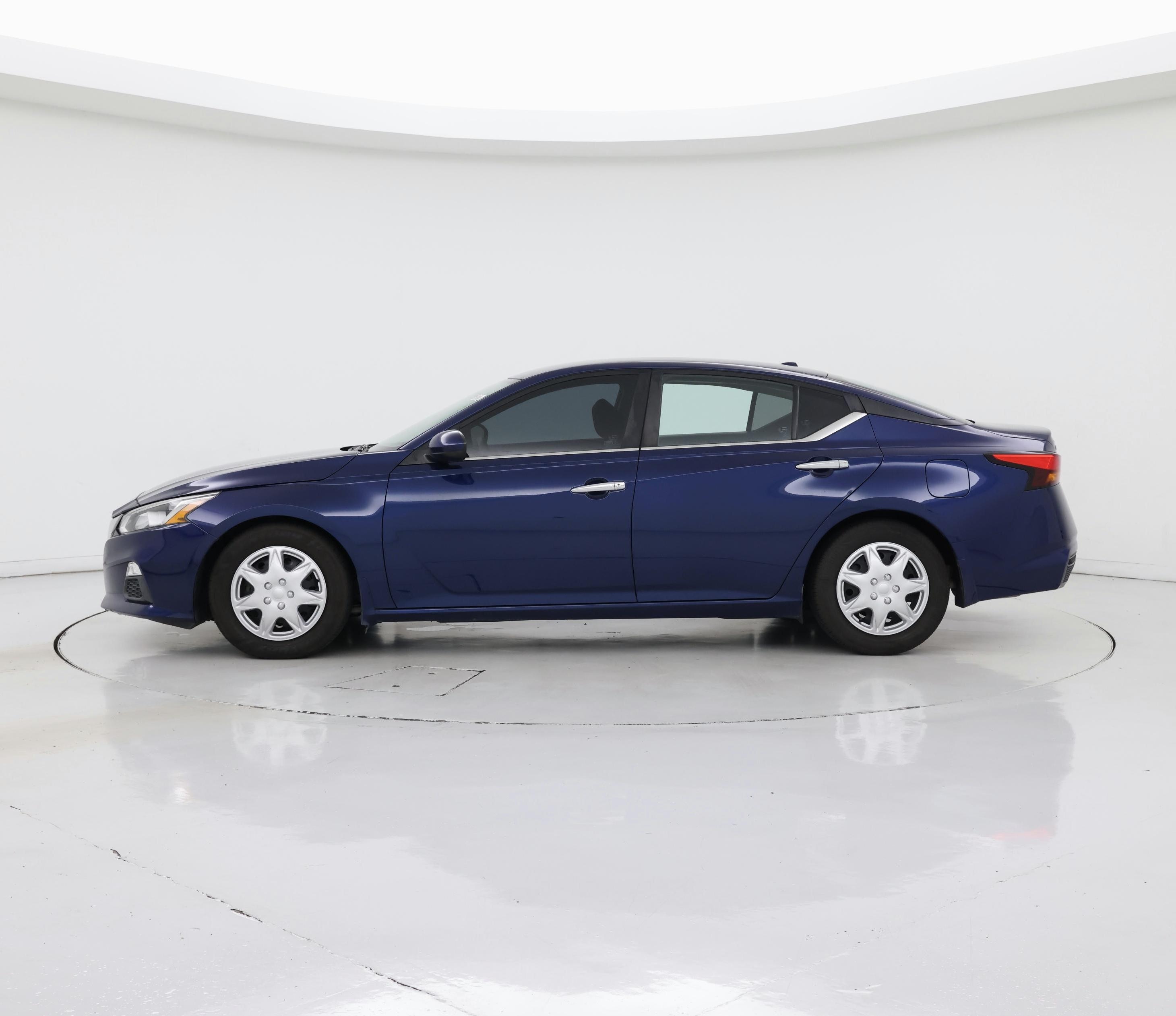 Thumbnail: 2020 Nissan Altima - 3
