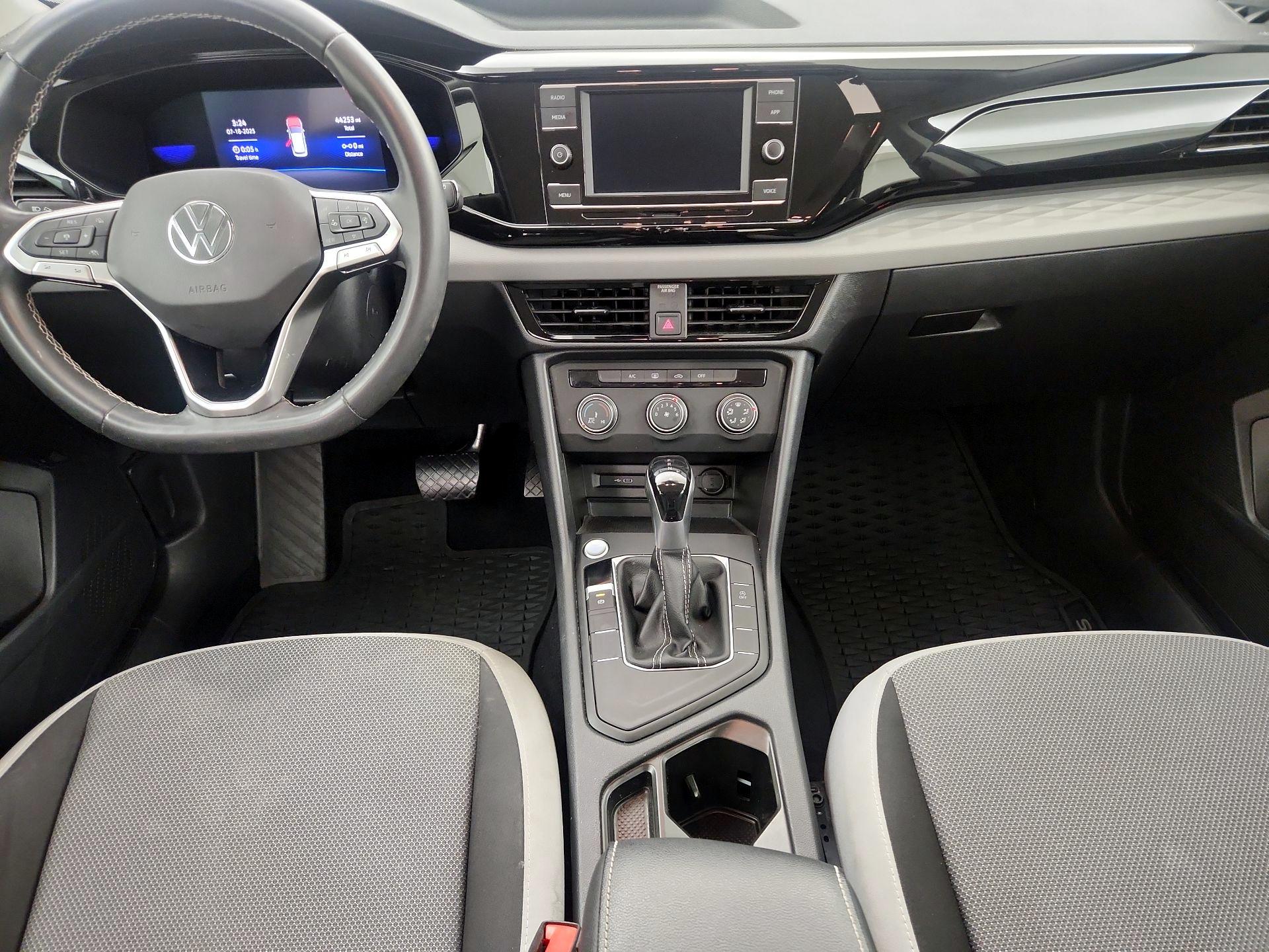 Thumbnail: 2022 Volkswagen Taos - 9