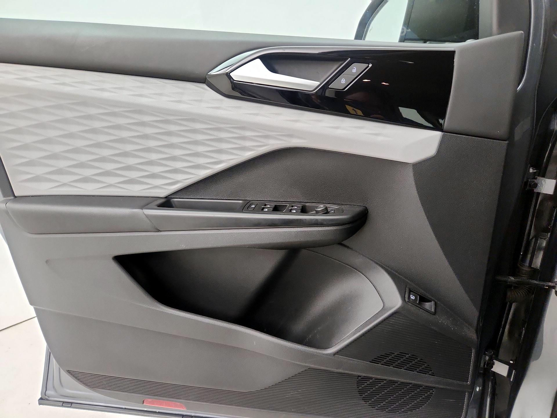 Thumbnail: 2022 Volkswagen Taos - 12