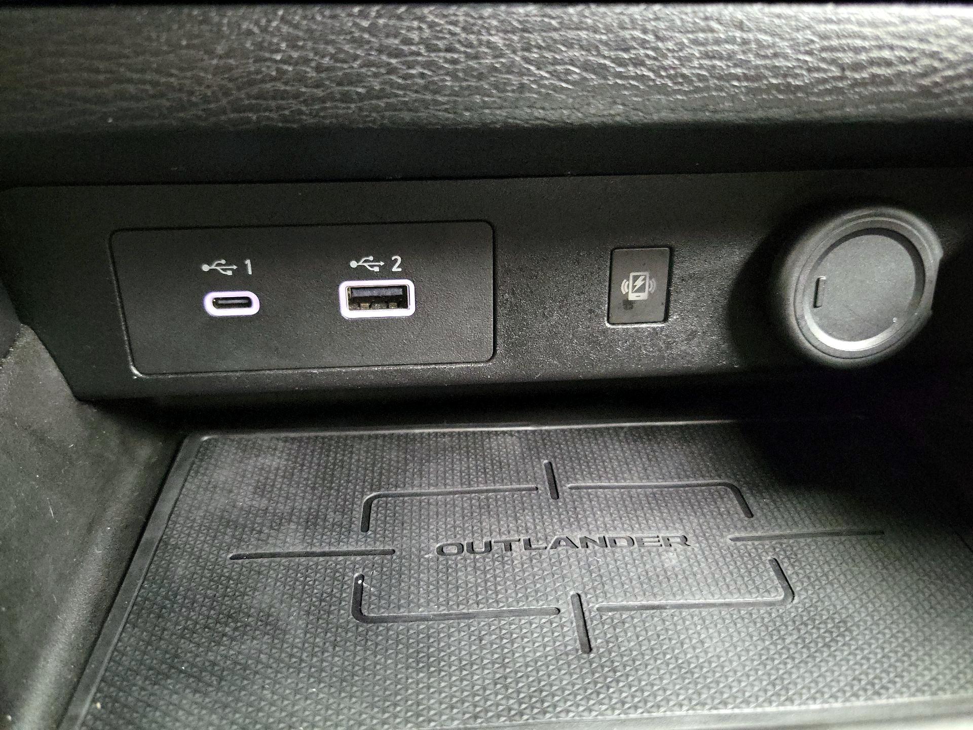 Thumbnail: 2023 Mitsubishi Outlander - 19