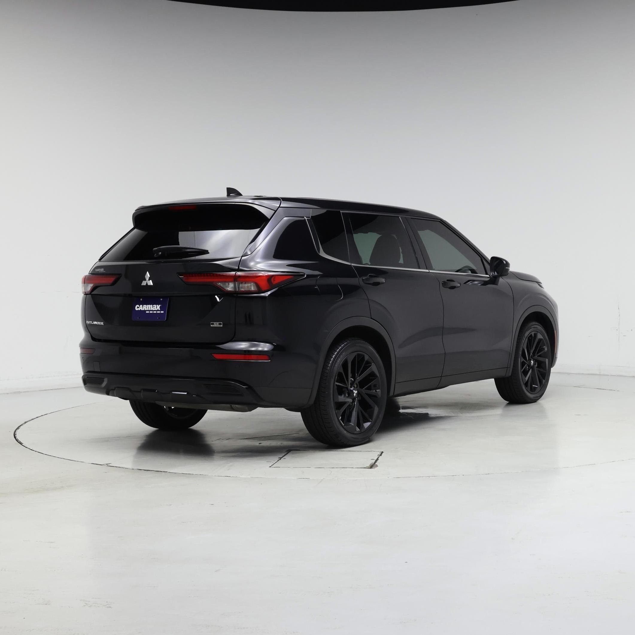 Thumbnail: 2023 Mitsubishi Outlander - 8