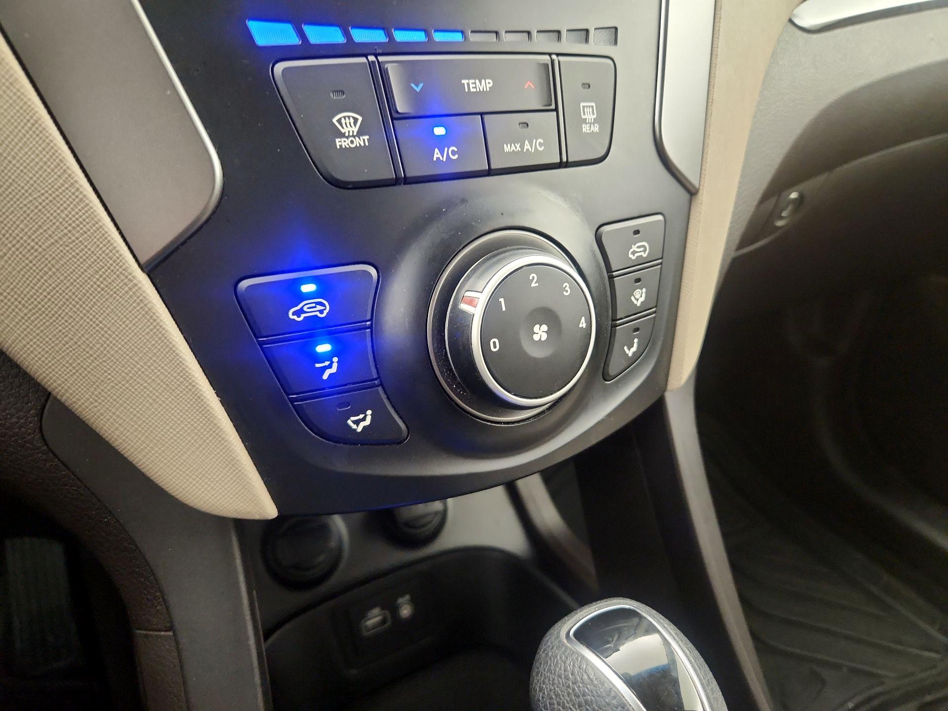 Thumbnail: 2018 Hyundai Santa Fe - 16