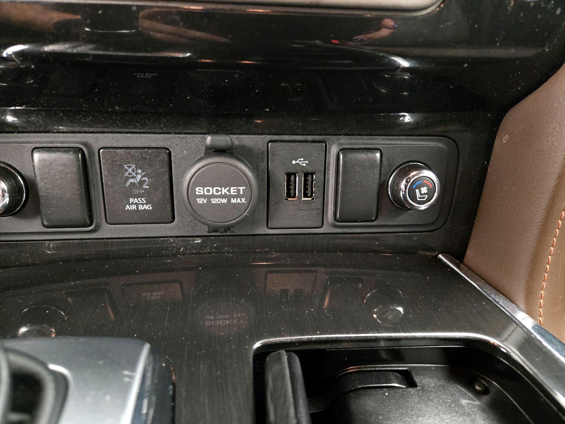 Thumbnail: 2018 Nissan Armada - 19