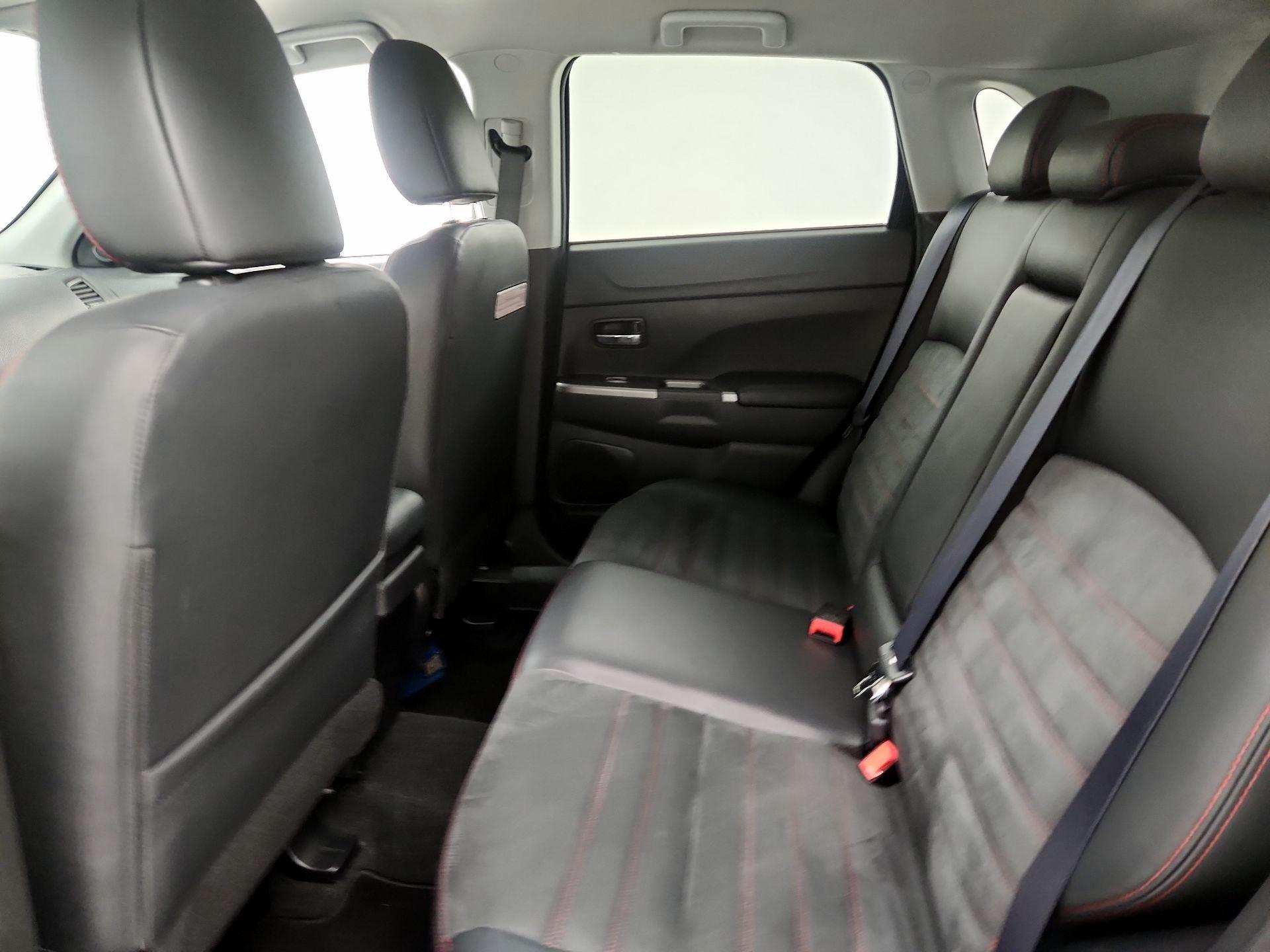 Thumbnail: 2018 Mitsubishi Outlander Sport - 18