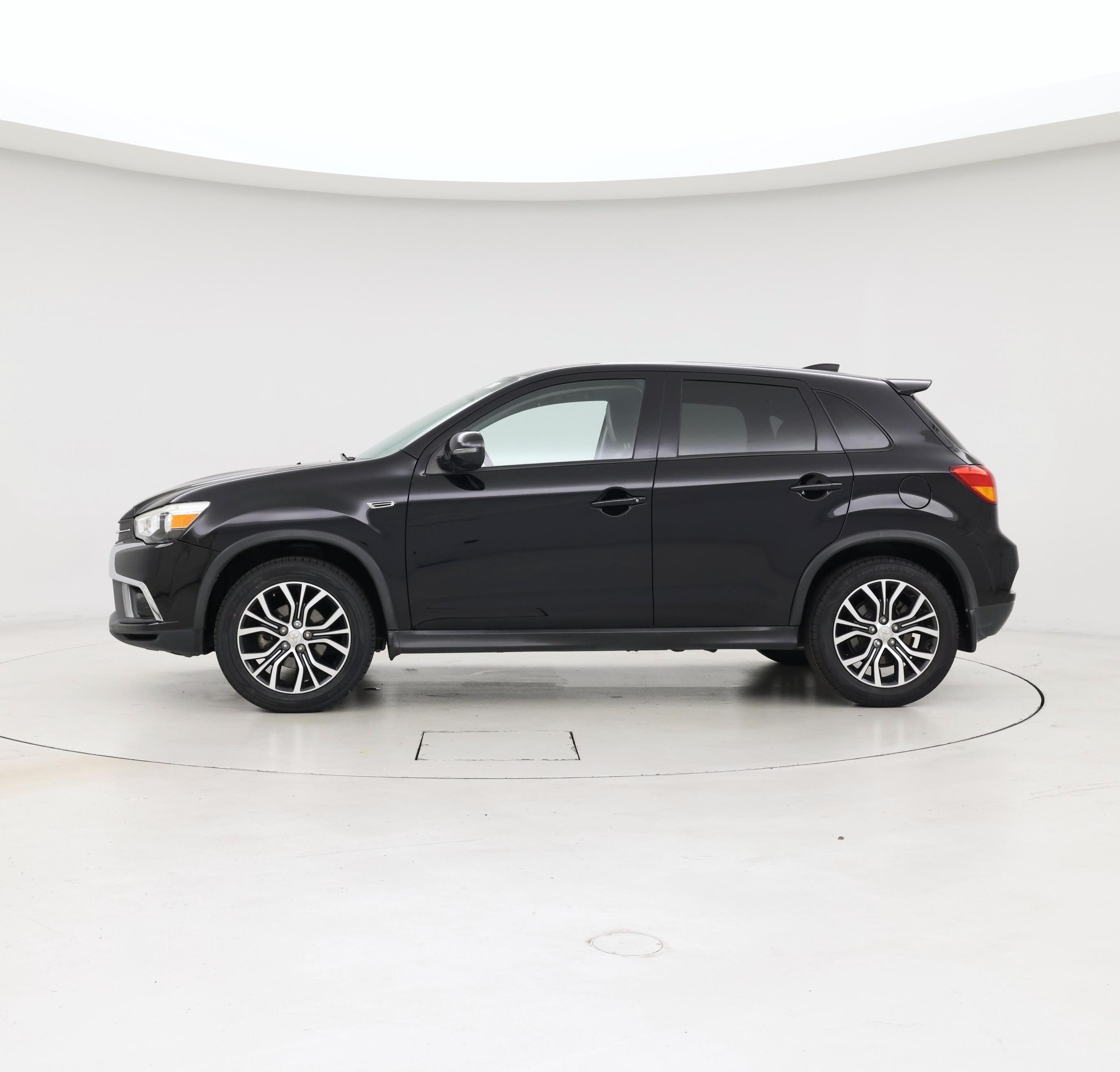 Thumbnail: 2018 Mitsubishi Outlander Sport - 3