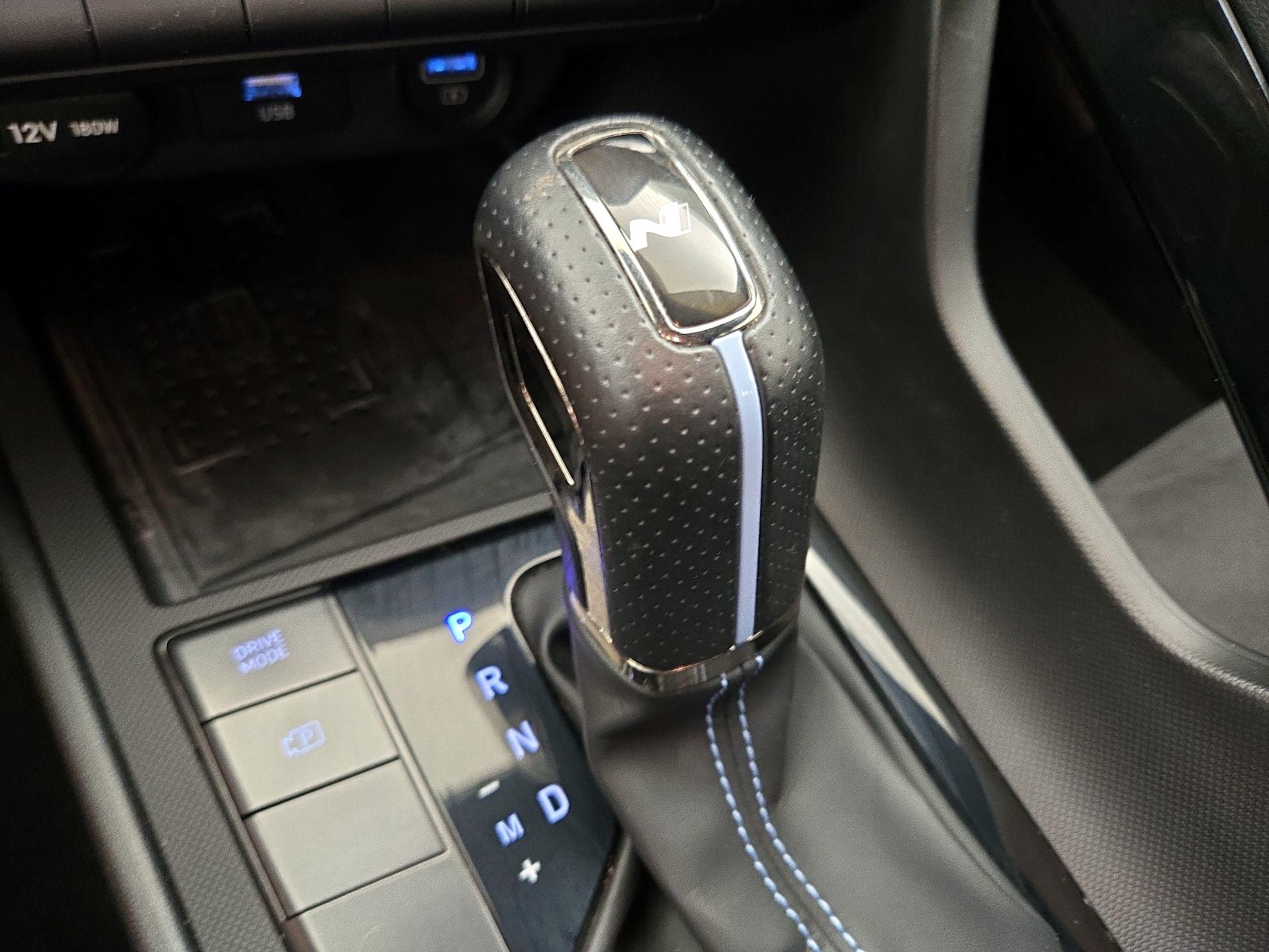 Thumbnail: 2022 Hyundai Elantra - 18