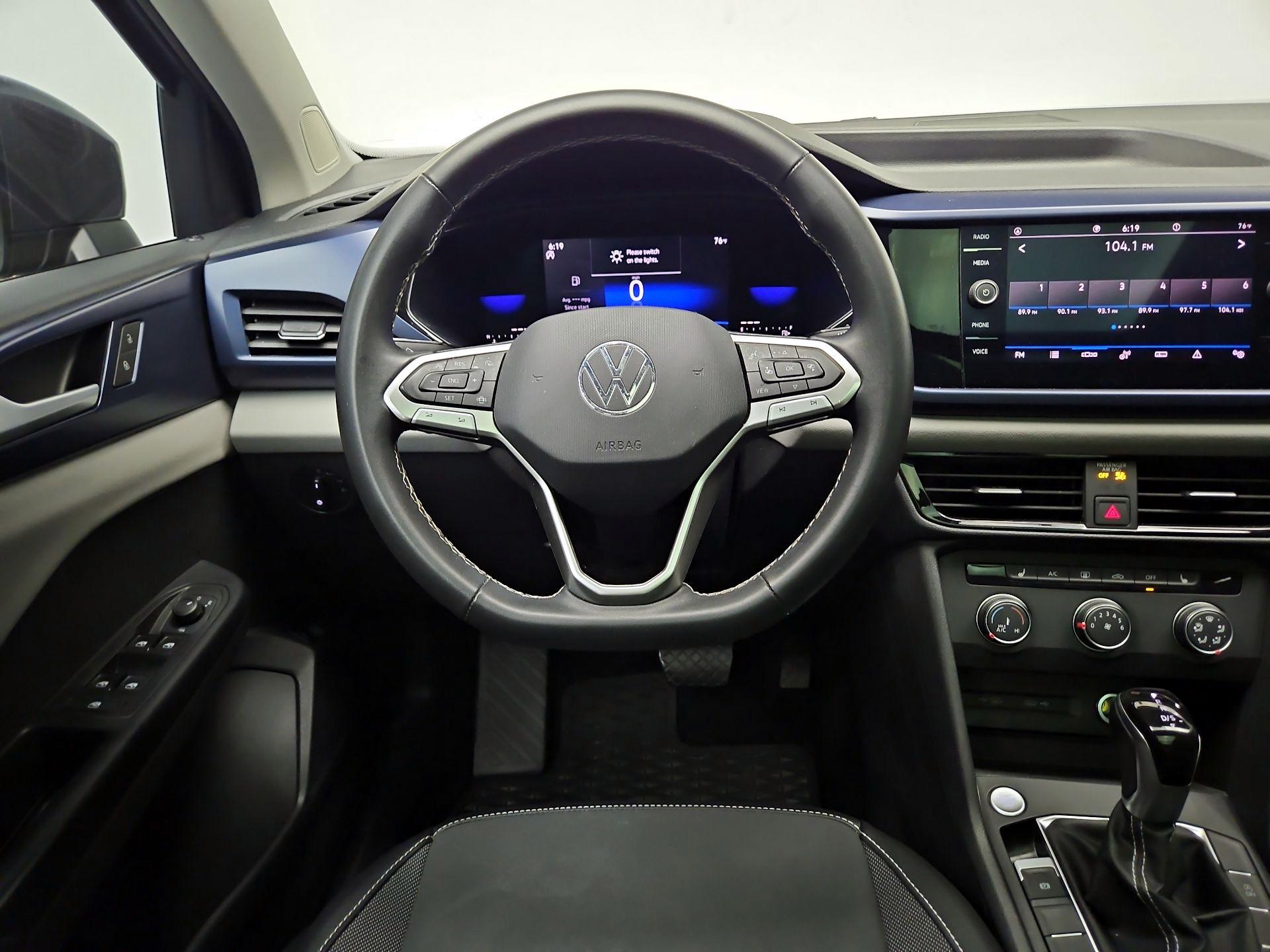 Thumbnail: 2022 Volkswagen Taos - 10