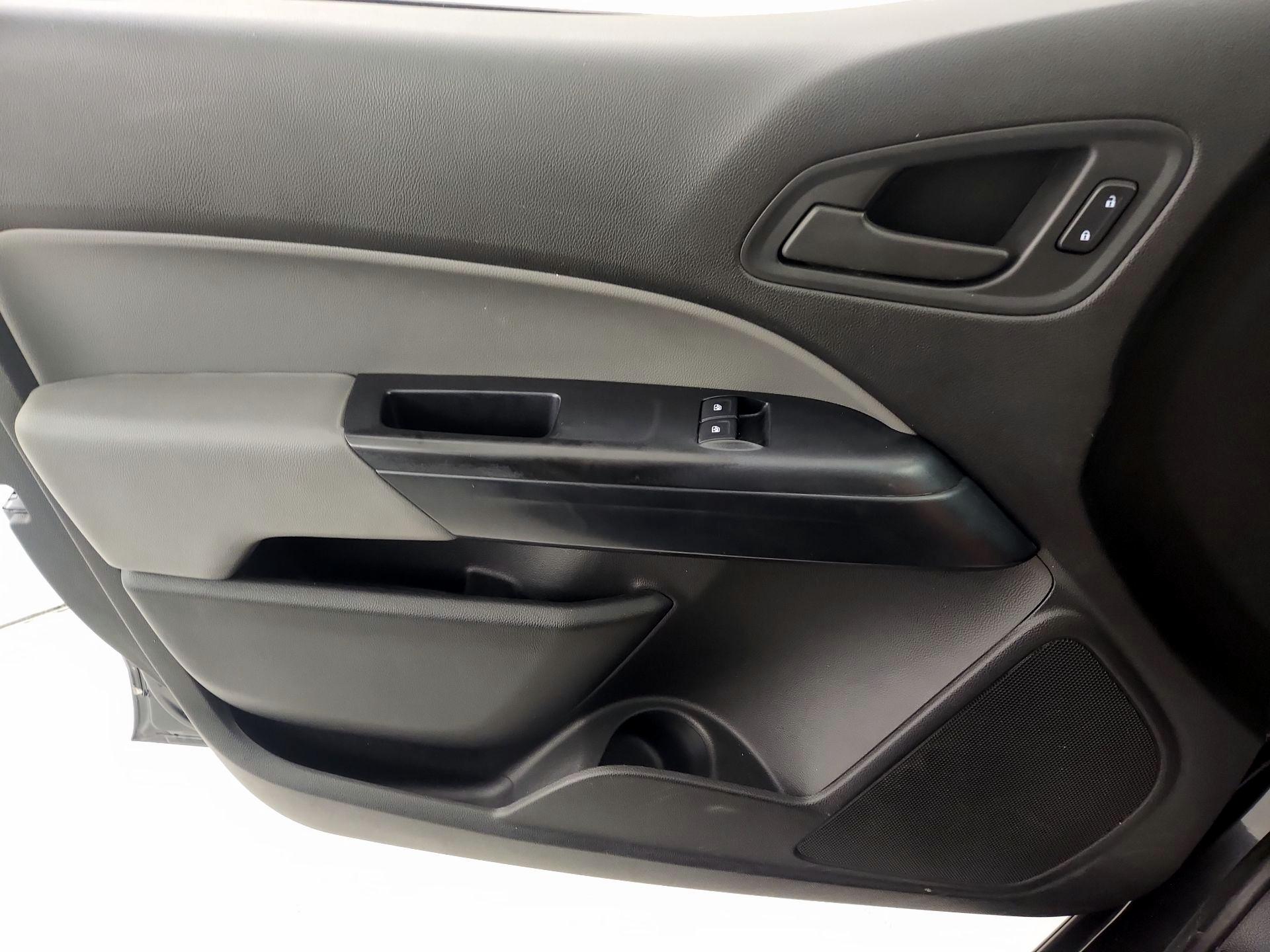 Thumbnail: 2016 Chevrolet Colorado - 12