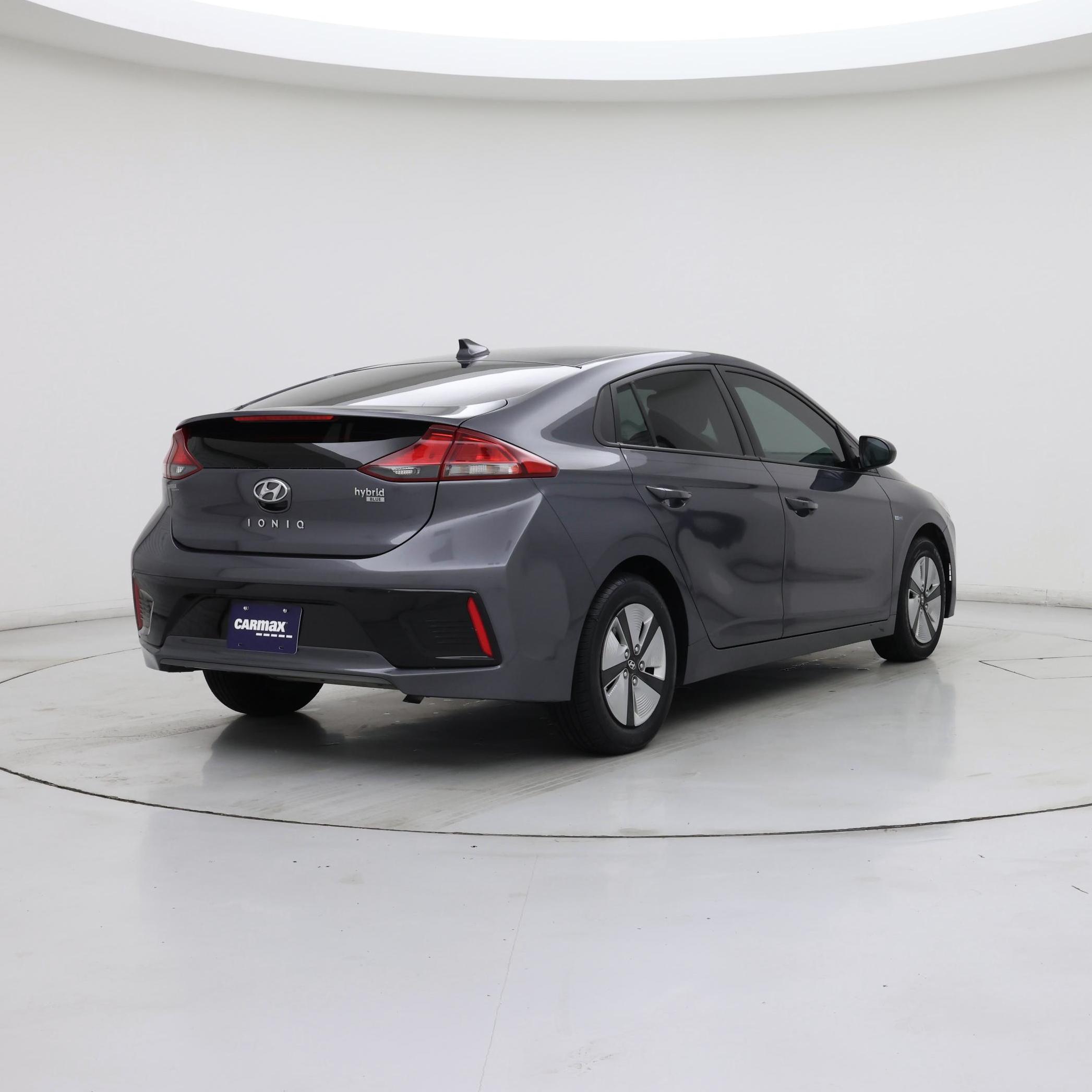 Thumbnail: 2018 Hyundai Ioniq - 8