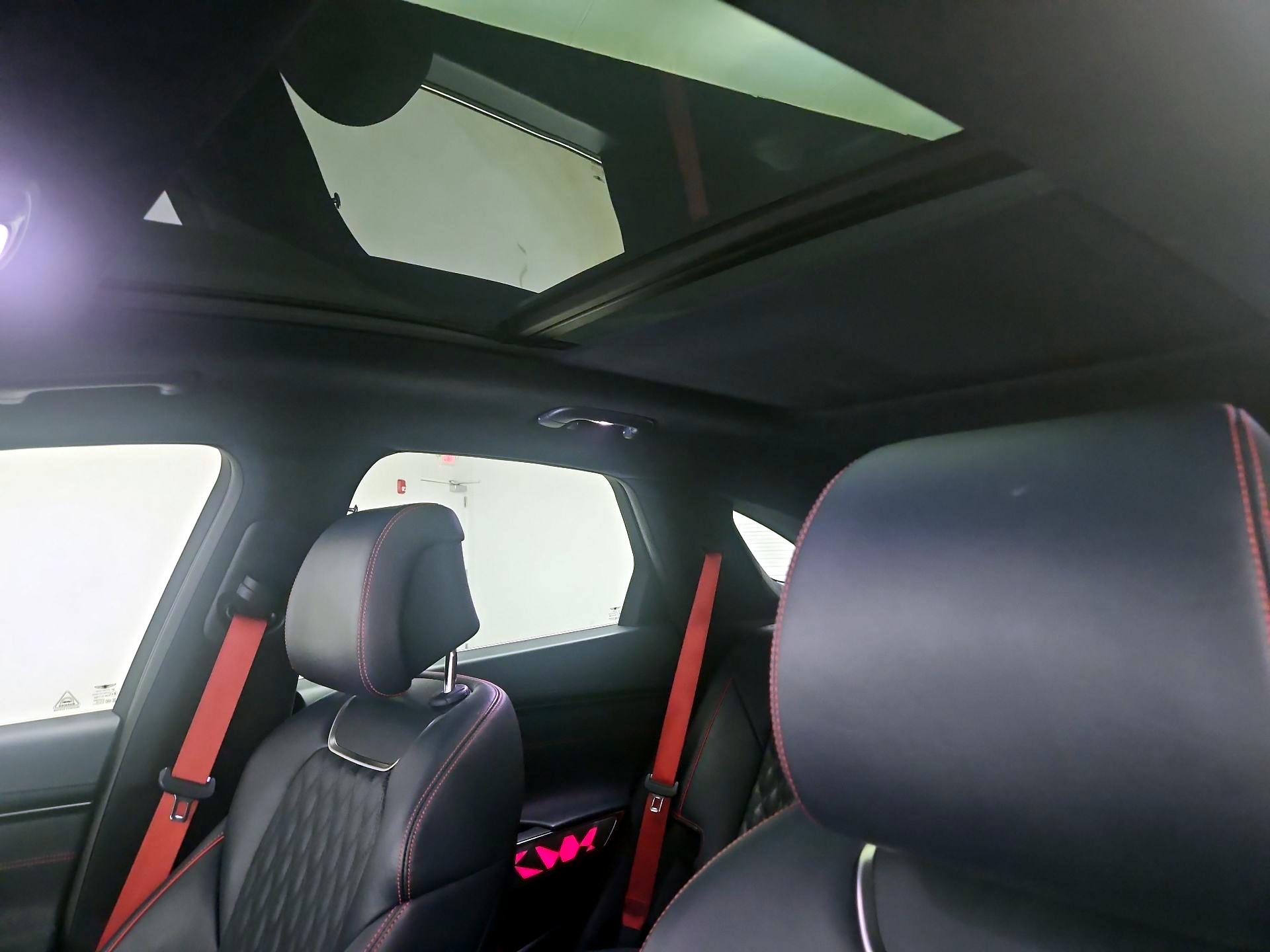 Thumbnail: 2022 Genesis GV70 - 20