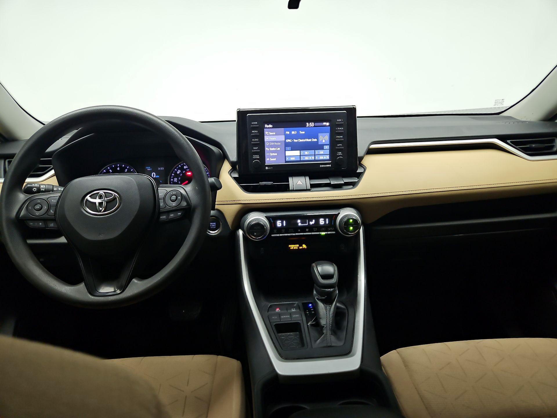 Thumbnail: 2021 Toyota RAV4 - 9