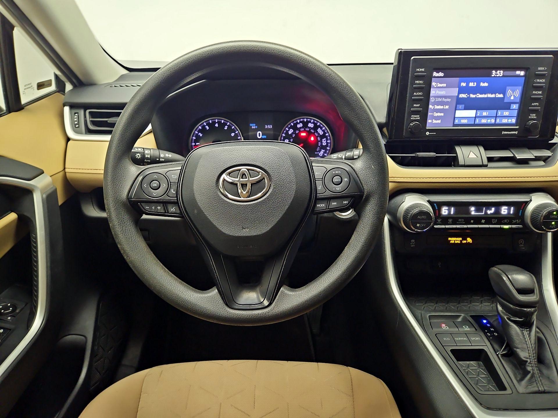 Thumbnail: 2021 Toyota RAV4 - 10