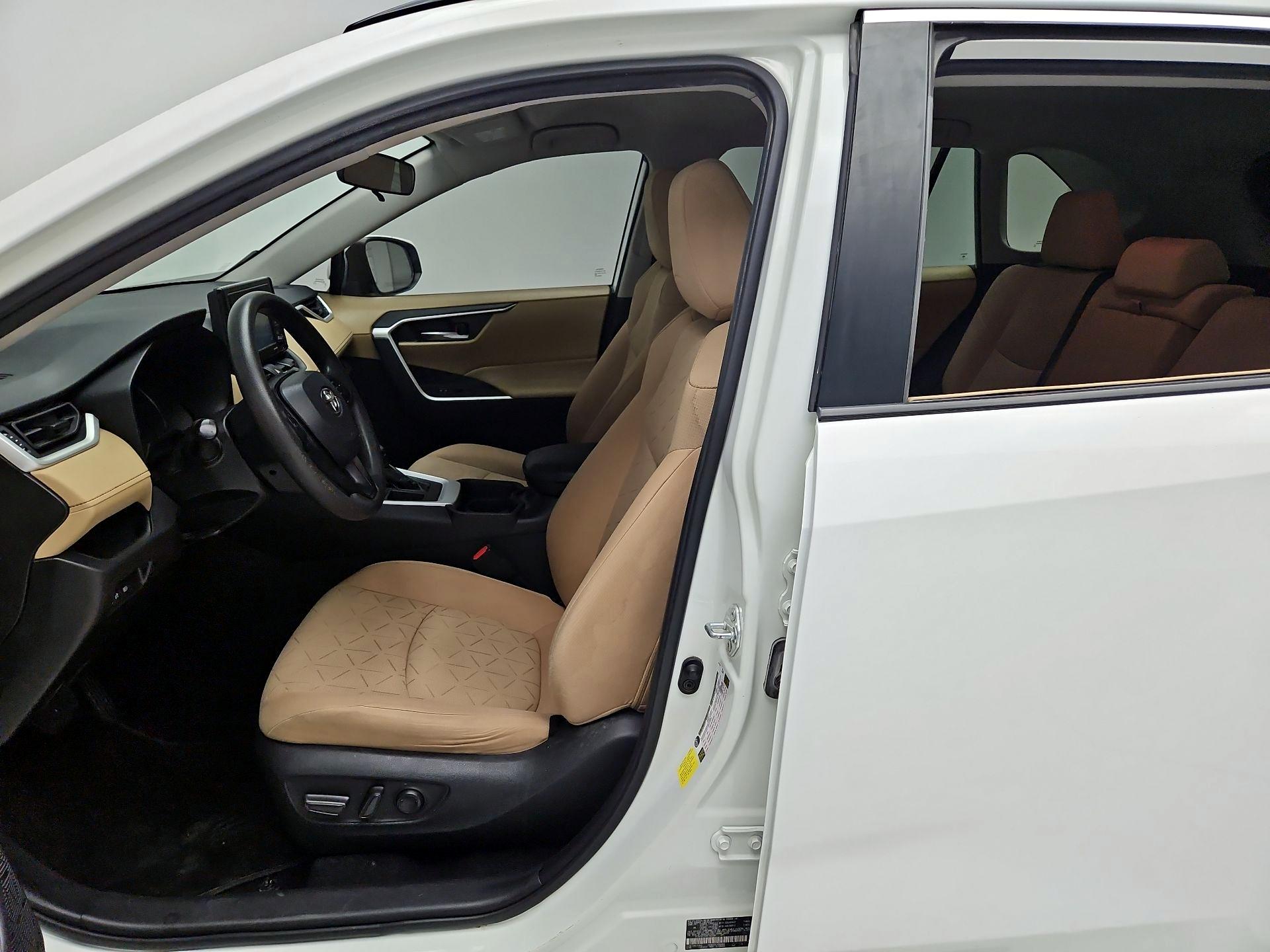 Thumbnail: 2021 Toyota RAV4 - 11