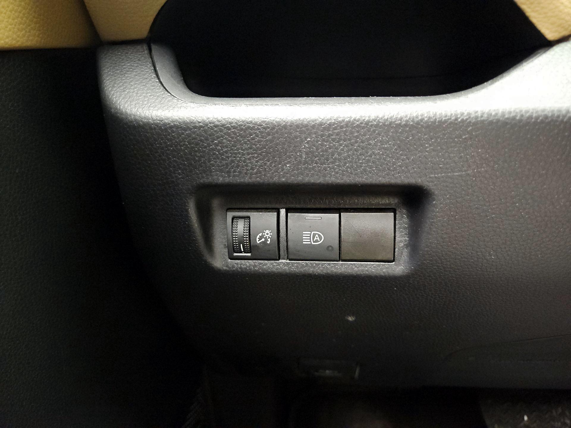 Thumbnail: 2021 Toyota RAV4 - 13