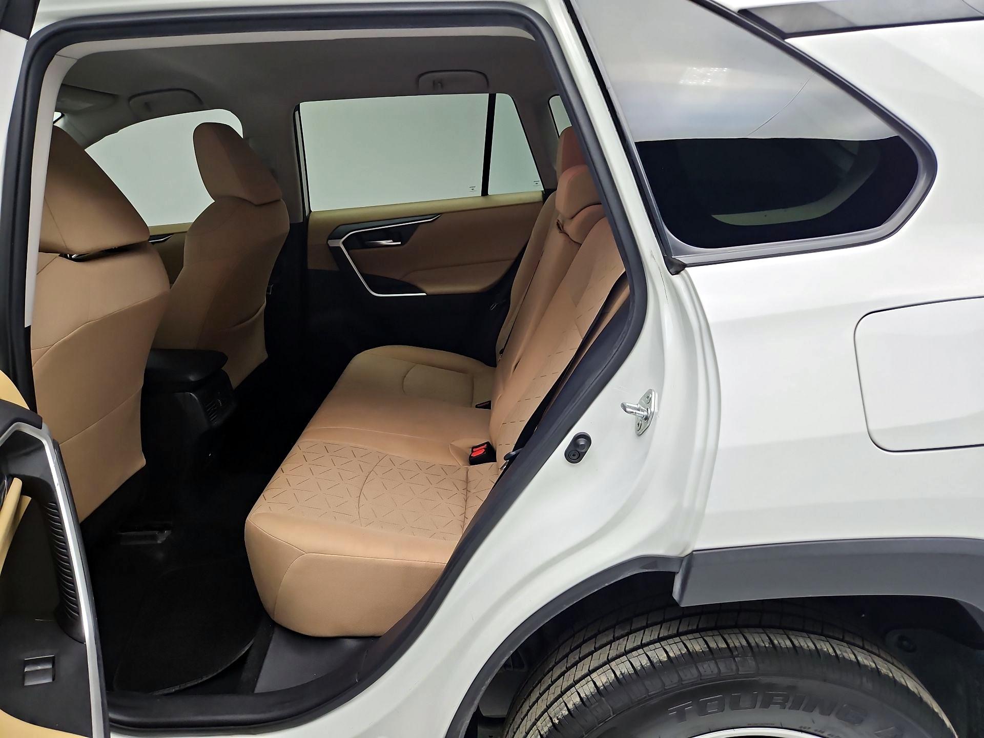 Thumbnail: 2021 Toyota RAV4 - 19
