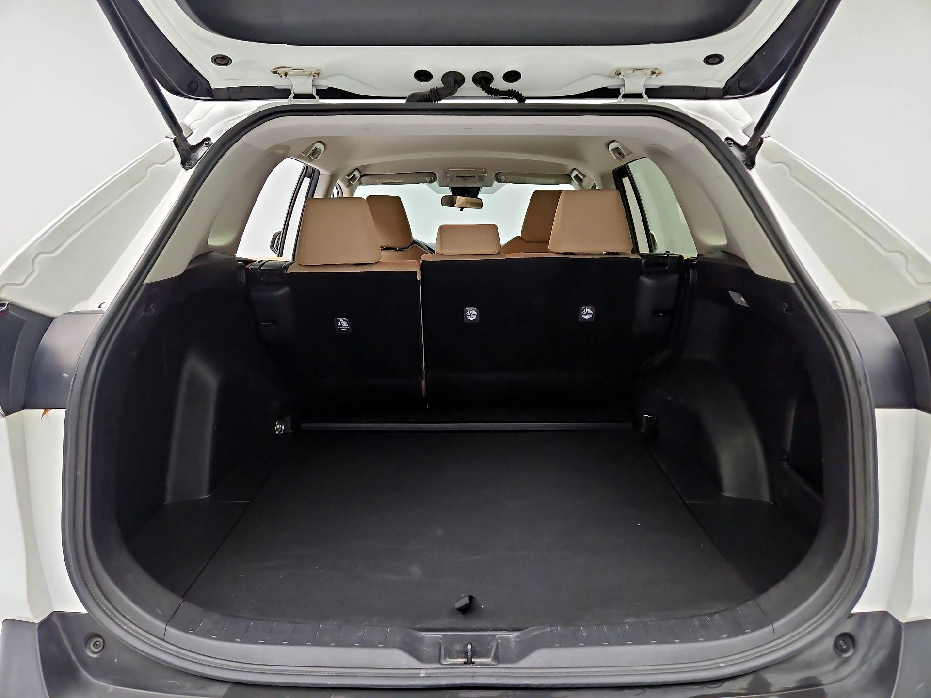 Thumbnail: 2021 Toyota RAV4 - 20