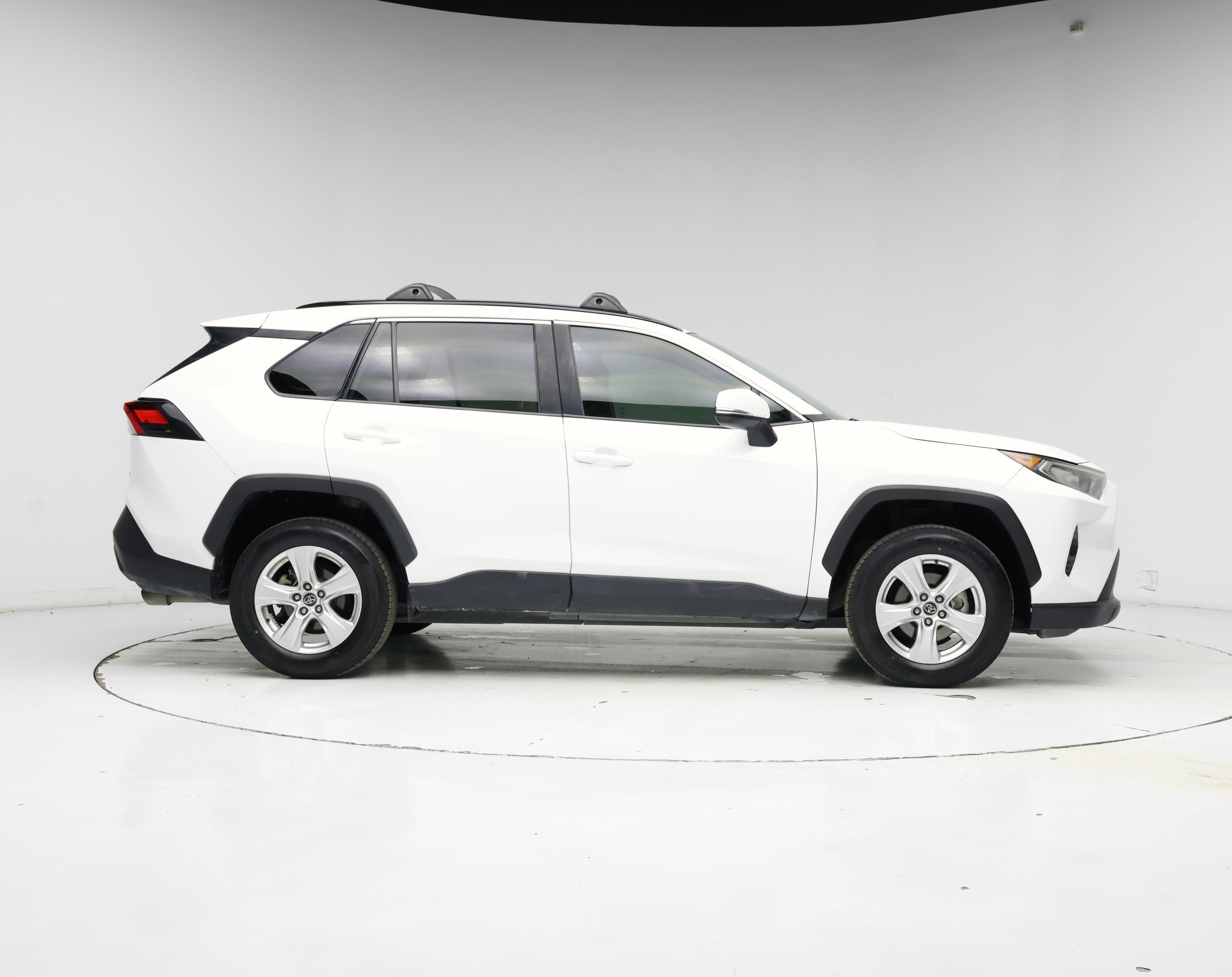 Thumbnail: 2021 Toyota RAV4 - 7