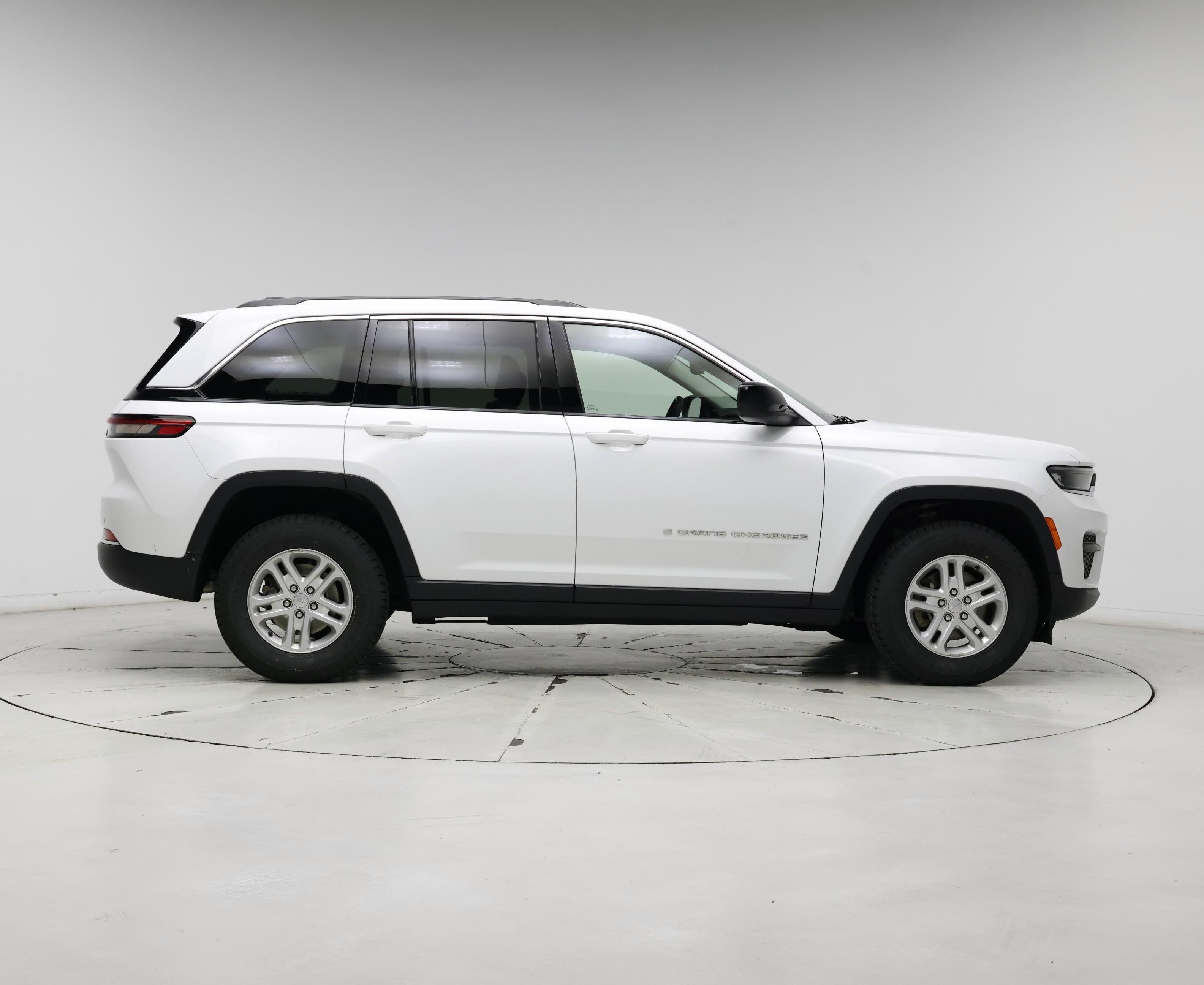 Thumbnail: 2022 Jeep Grand Cherokee - 7