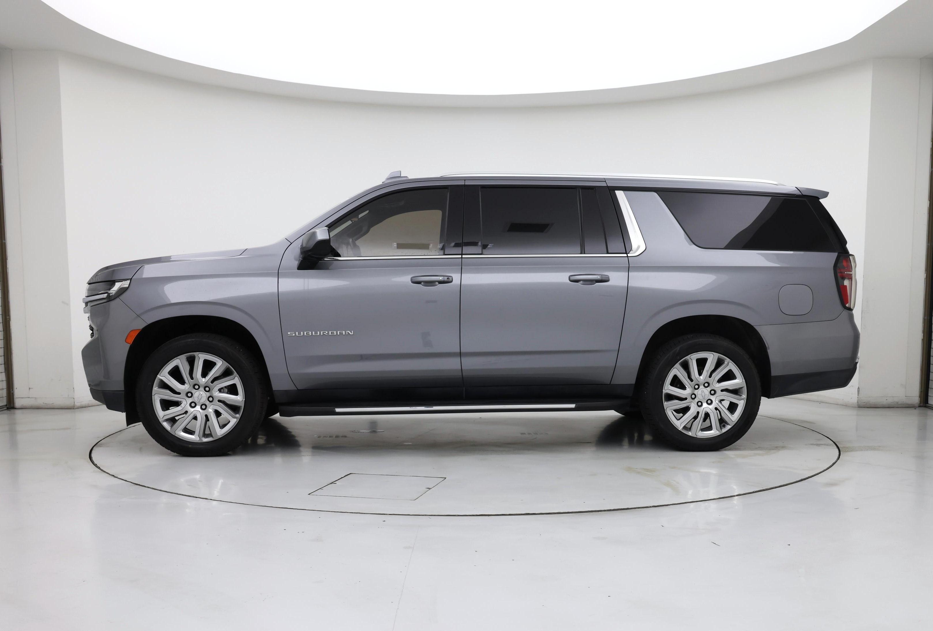 Thumbnail: 2021 Chevrolet Suburban - 3