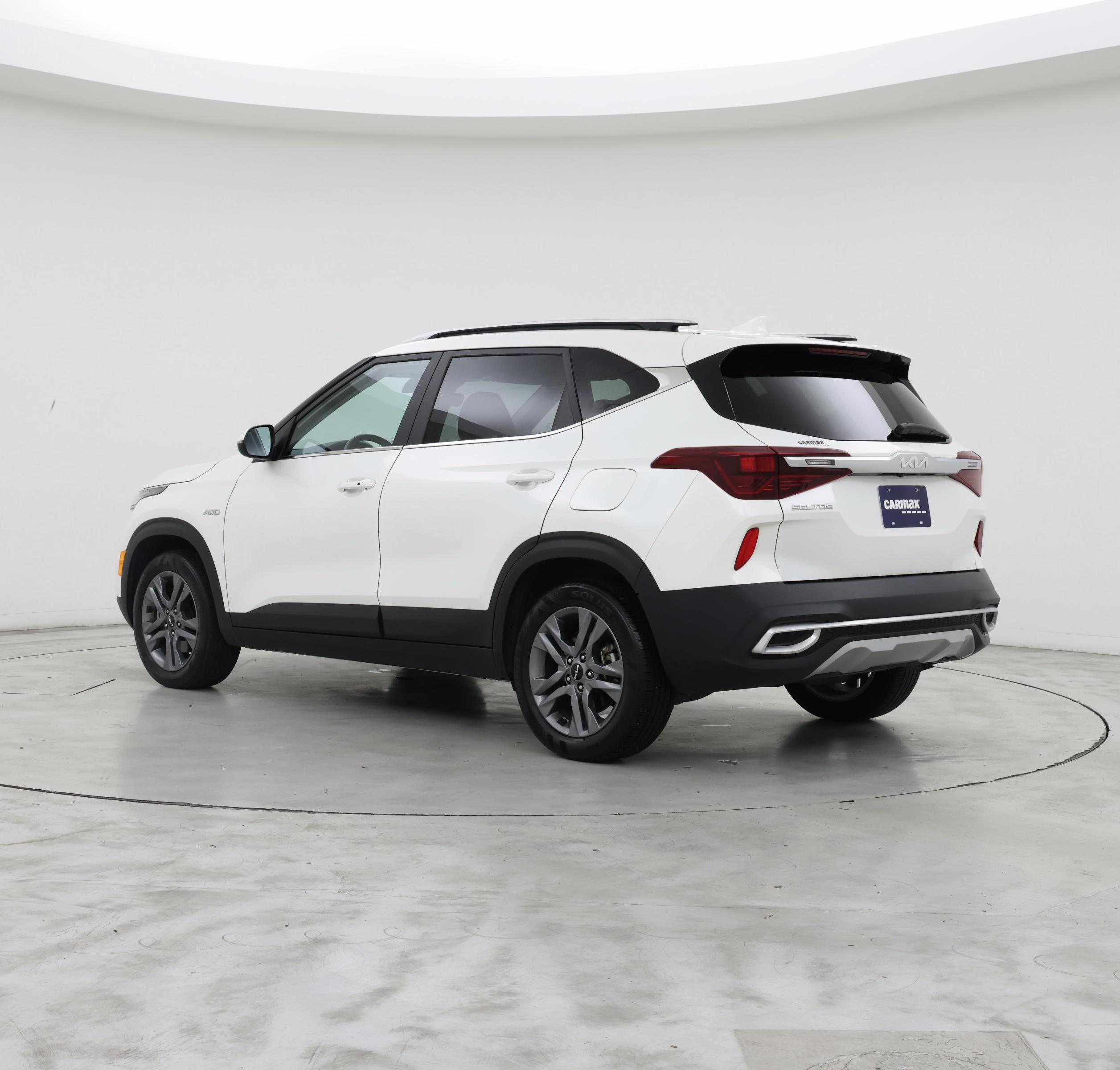 Thumbnail: 2023 Kia Seltos - 2