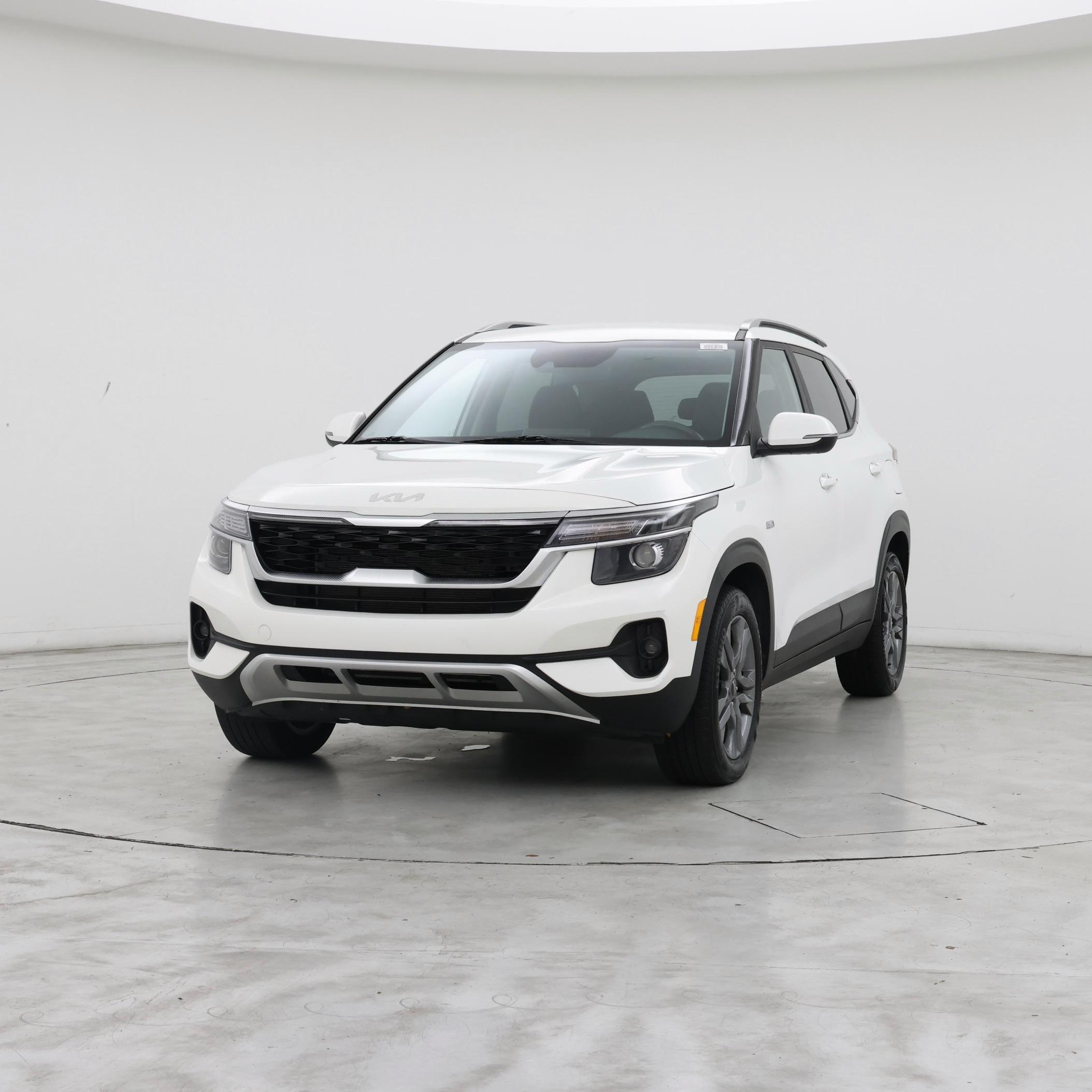 Thumbnail: 2023 Kia Seltos - 4