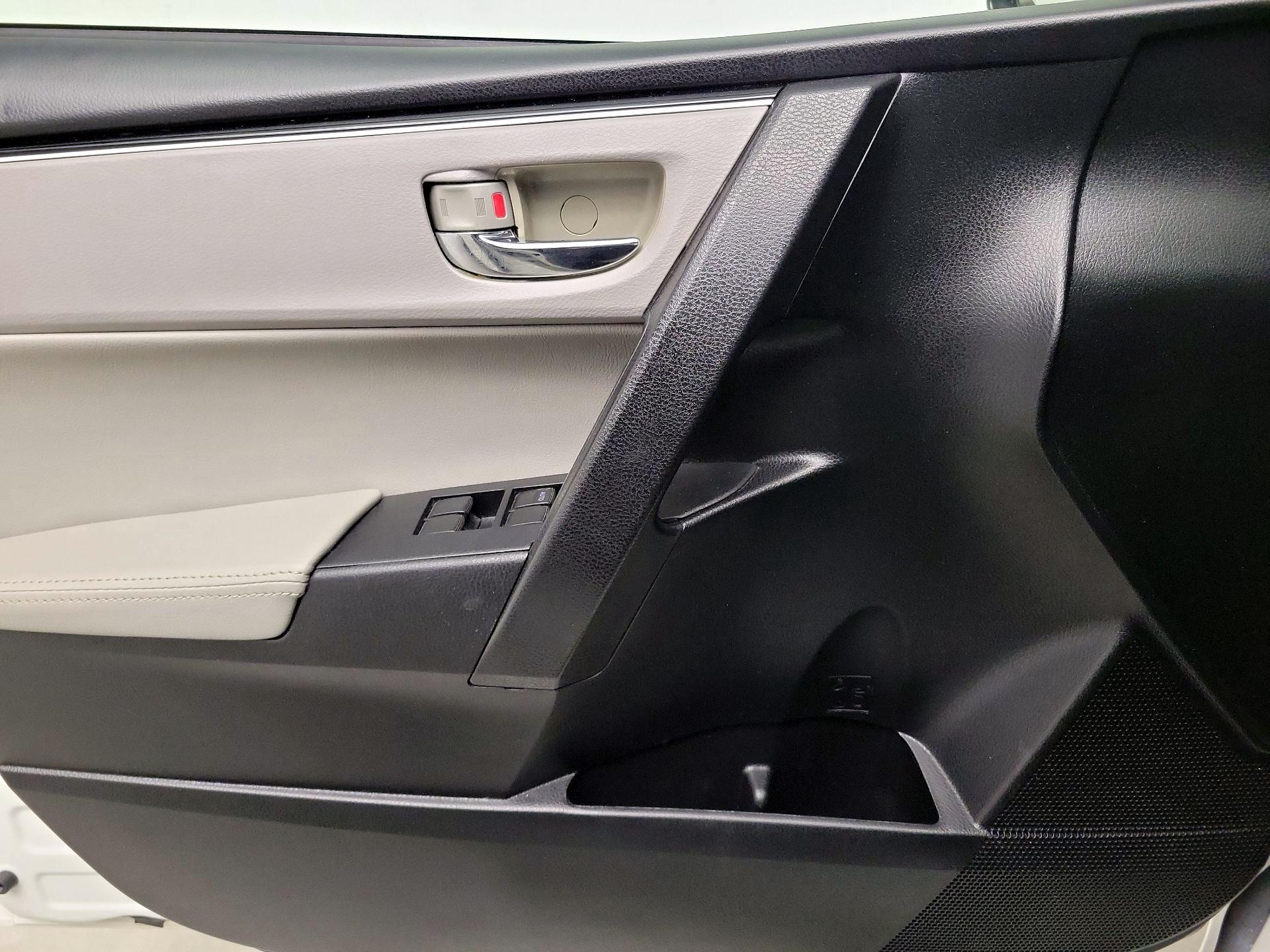 Thumbnail: 2018 Toyota Corolla - 12