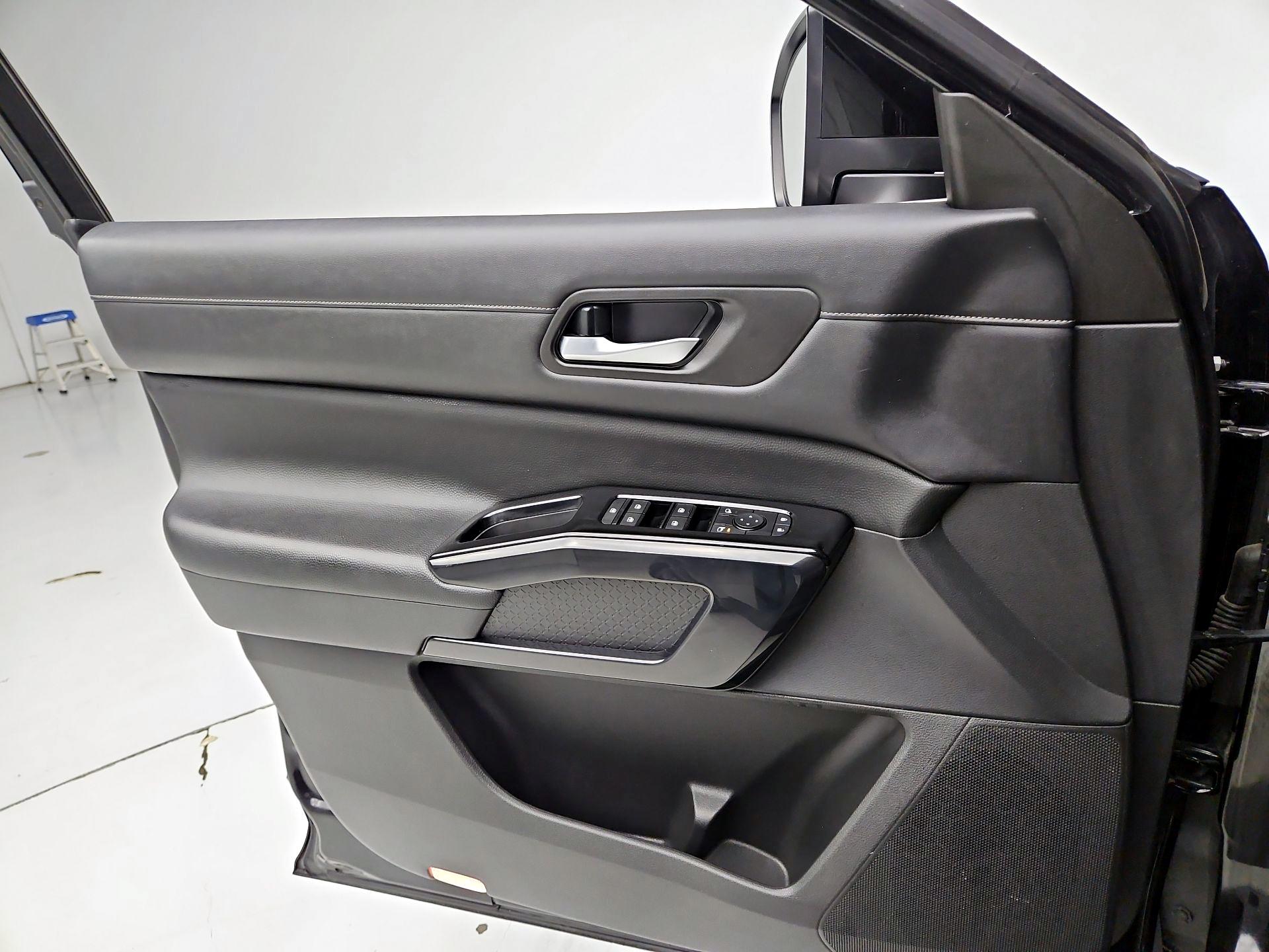 Thumbnail: 2022 Nissan Pathfinder - 12