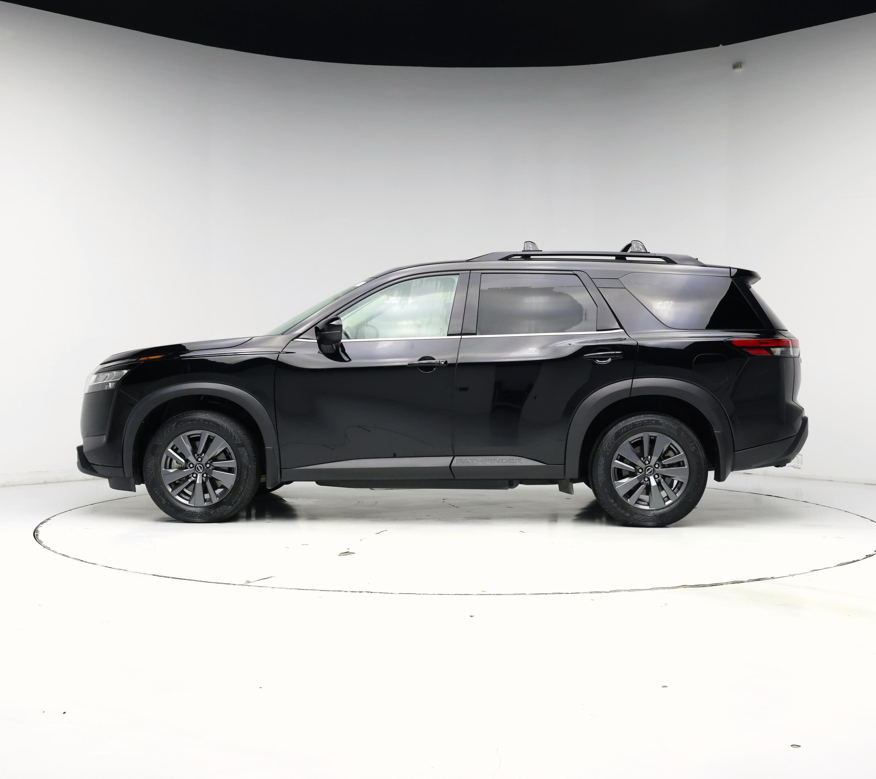 Thumbnail: 2022 Nissan Pathfinder - 3