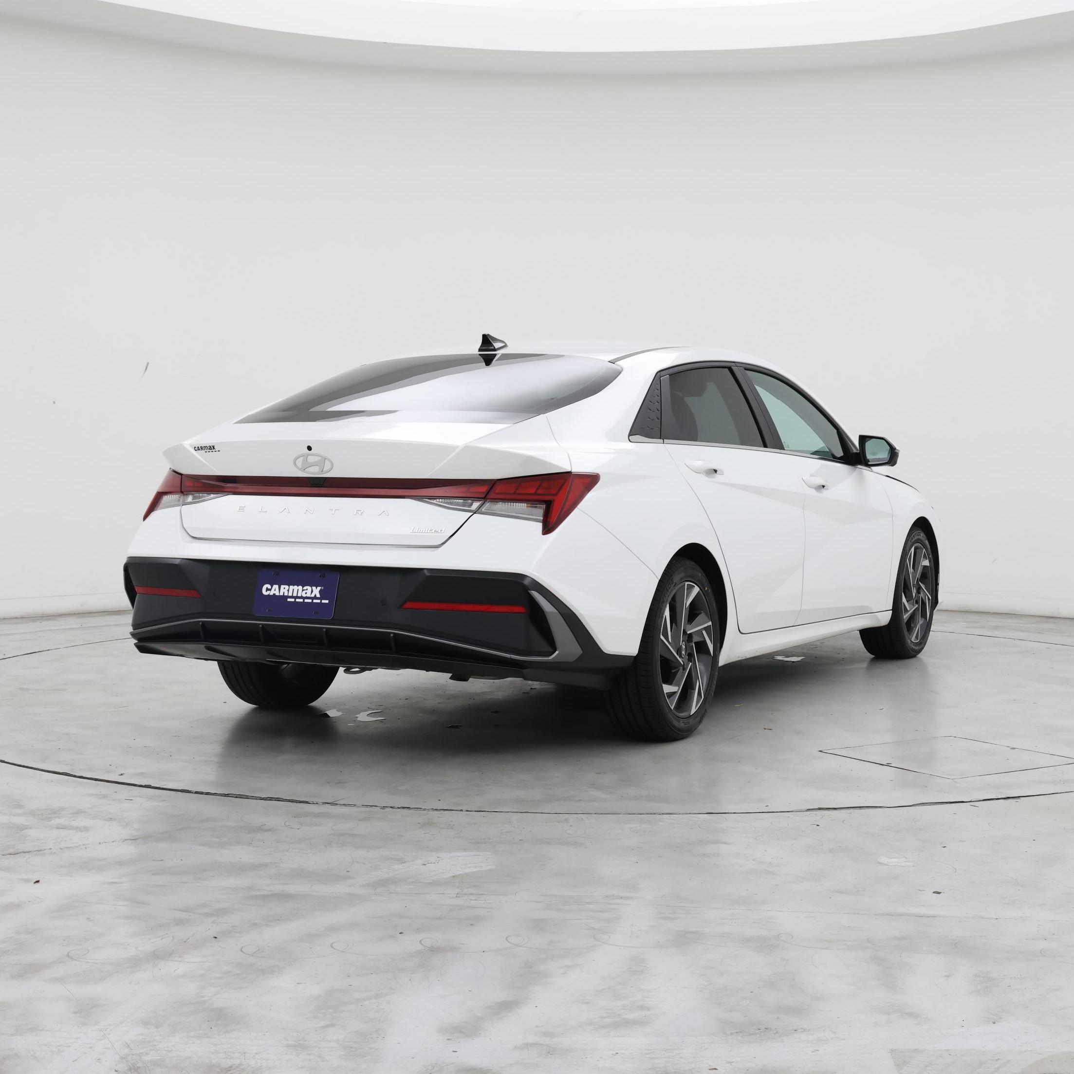 Thumbnail: 2024 Hyundai Elantra - 8