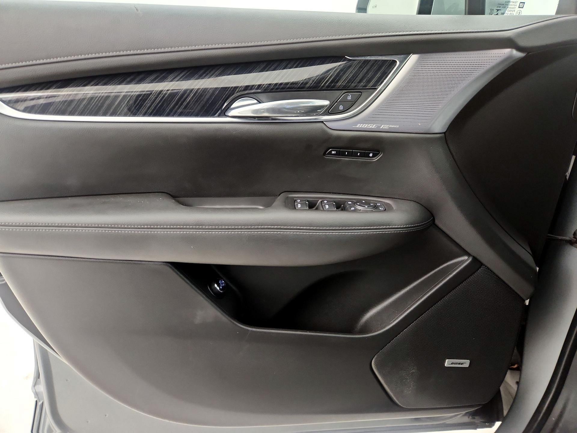 Thumbnail: 2023 Cadillac XT6 - 12