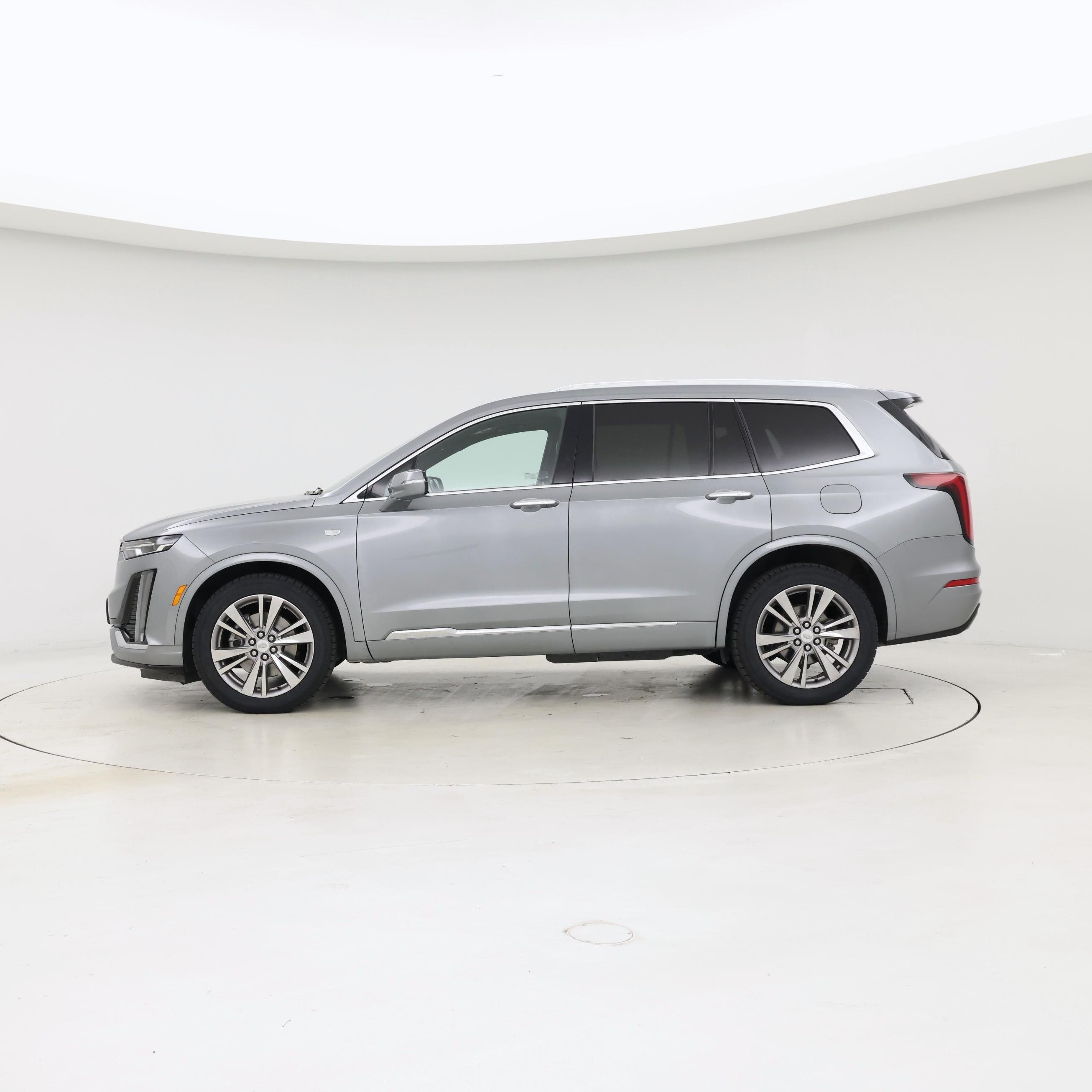 Thumbnail: 2023 Cadillac XT6 - 3