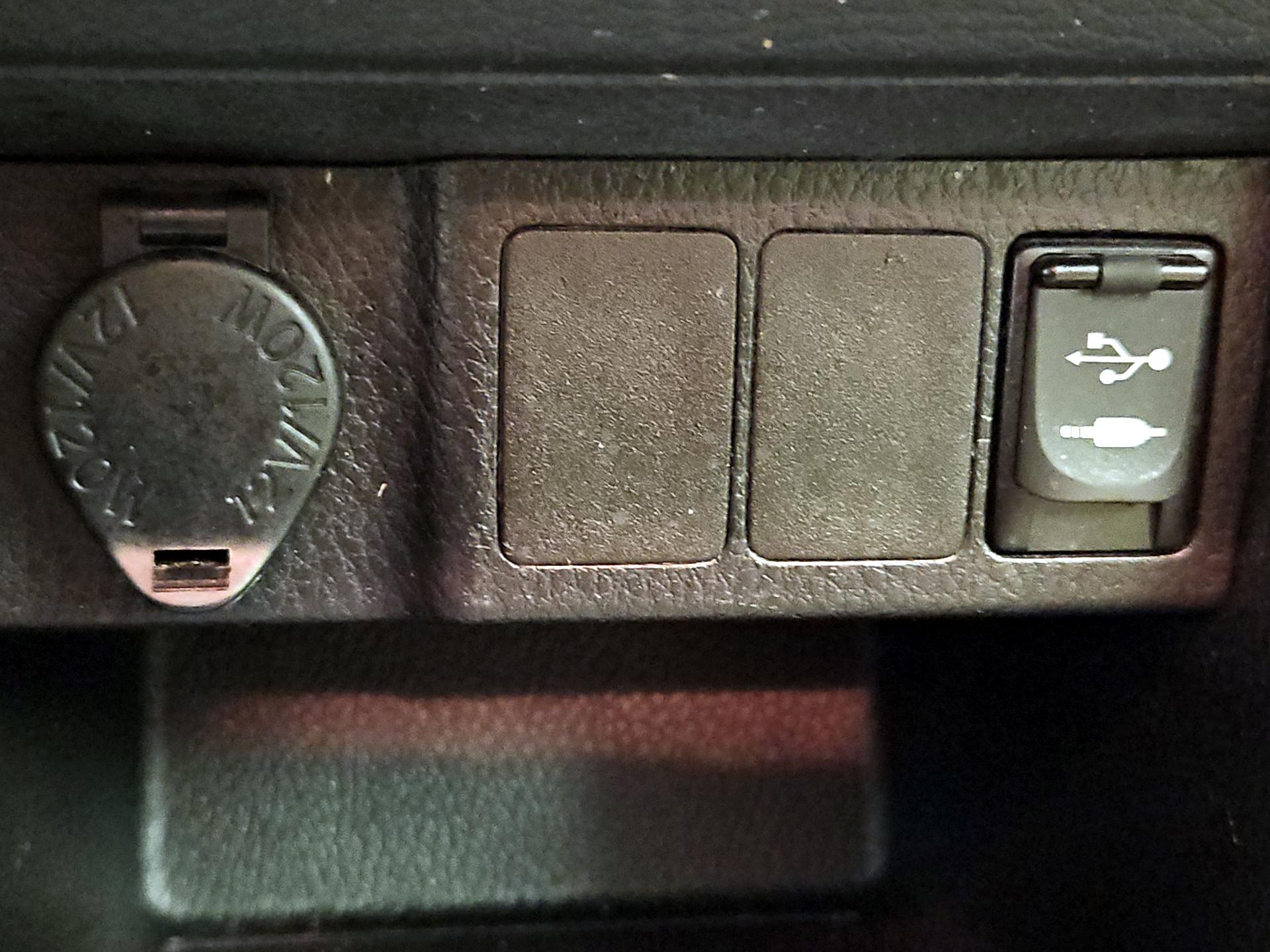 Thumbnail: 2015 Toyota Corolla - 18
