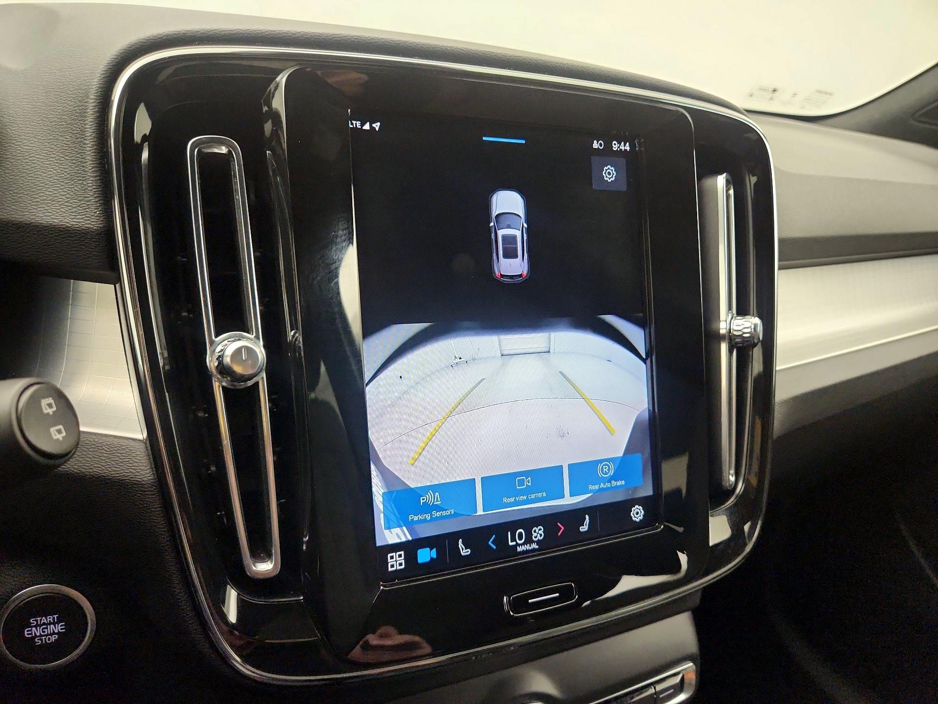 Thumbnail: 2025 Volvo XC40 - 13