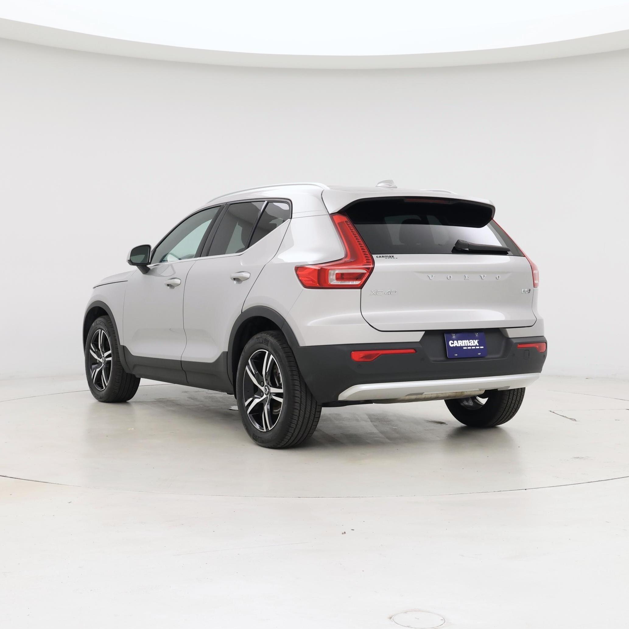 Thumbnail: 2025 Volvo XC40 - 2