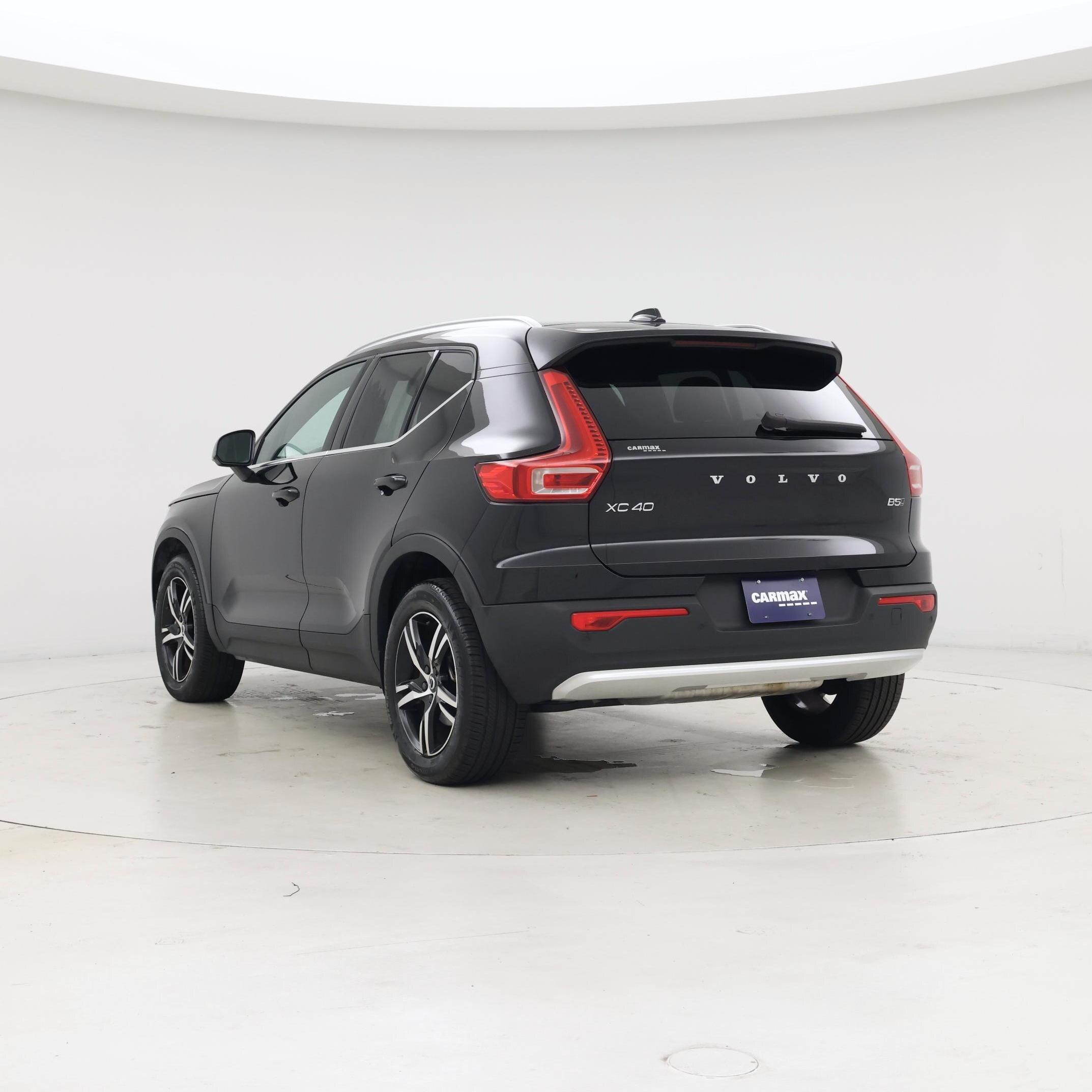 Thumbnail: 2025 Volvo XC40 - 2