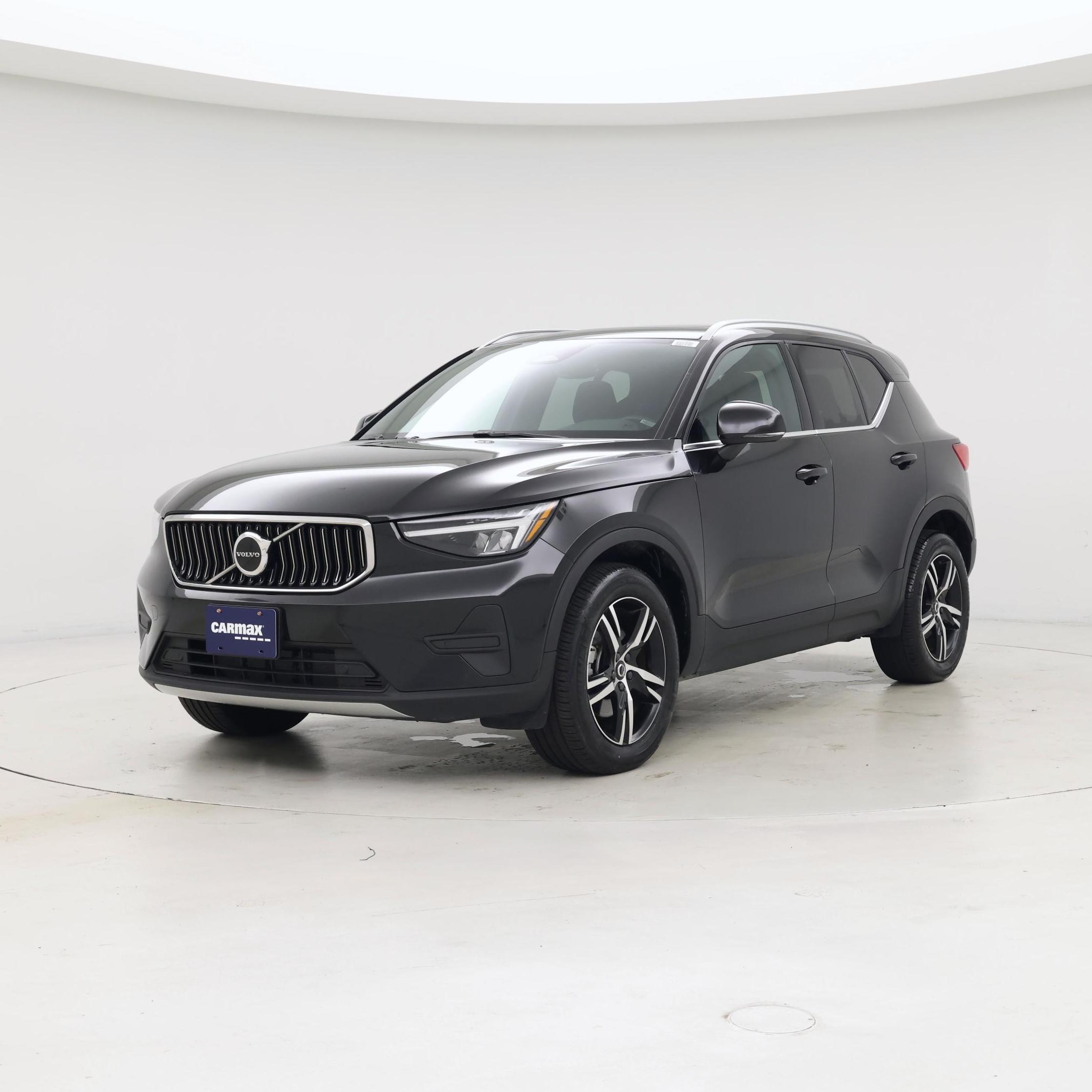Thumbnail: 2025 Volvo XC40 - 4
