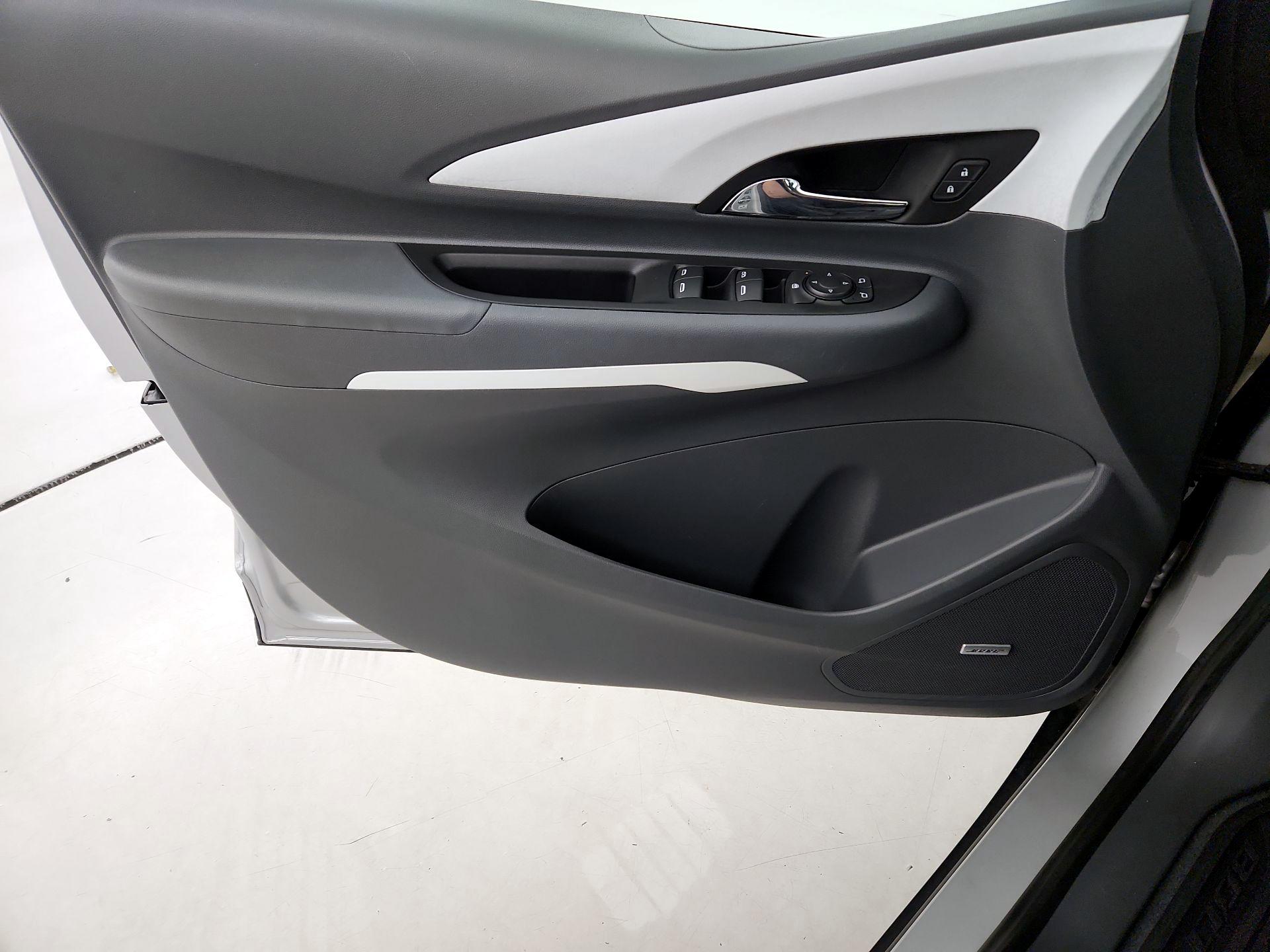 Thumbnail: 2020 Chevrolet Bolt EV - 12